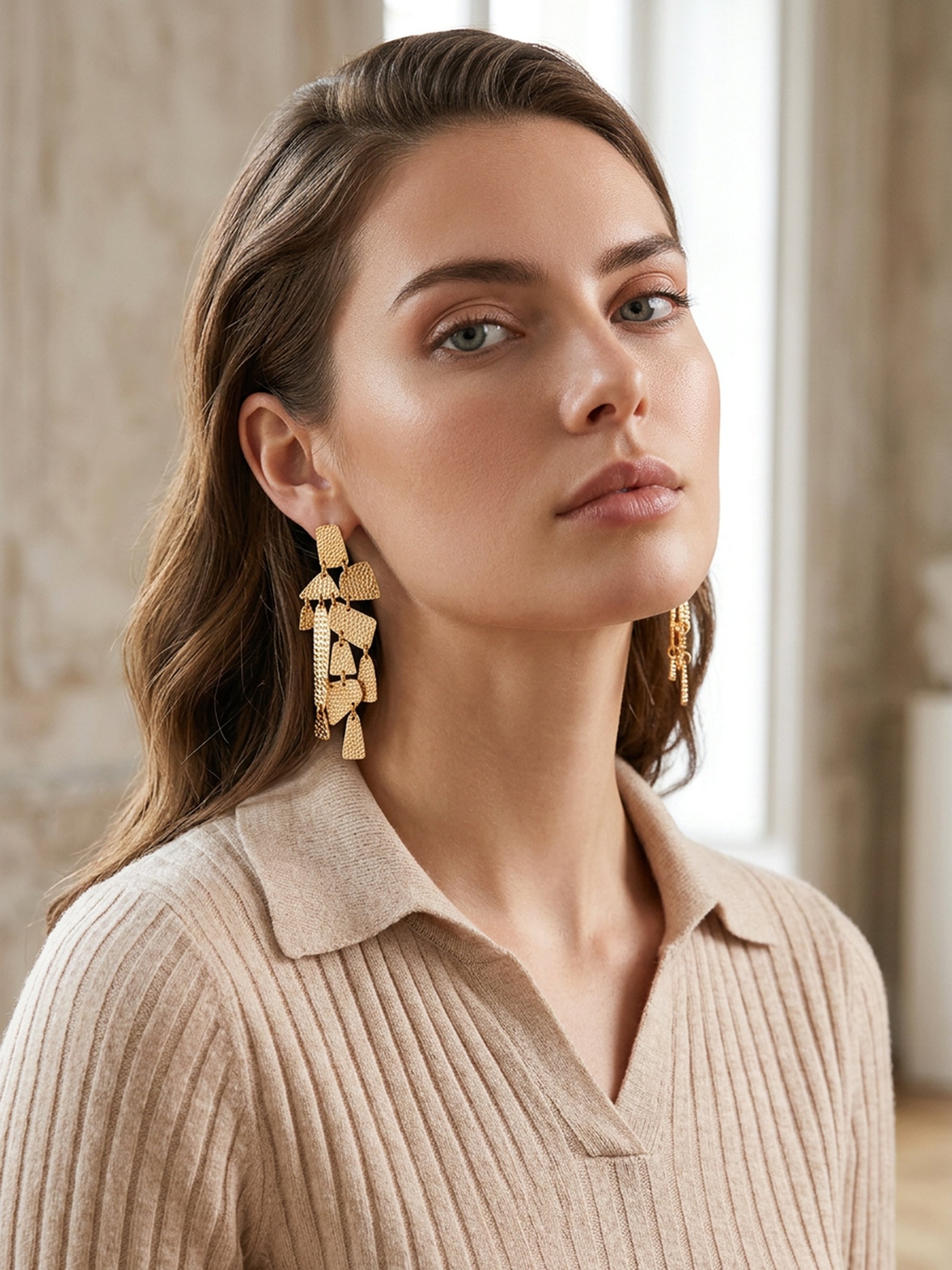 Brinco Feminino Longo Texturizado Dourado Market 33