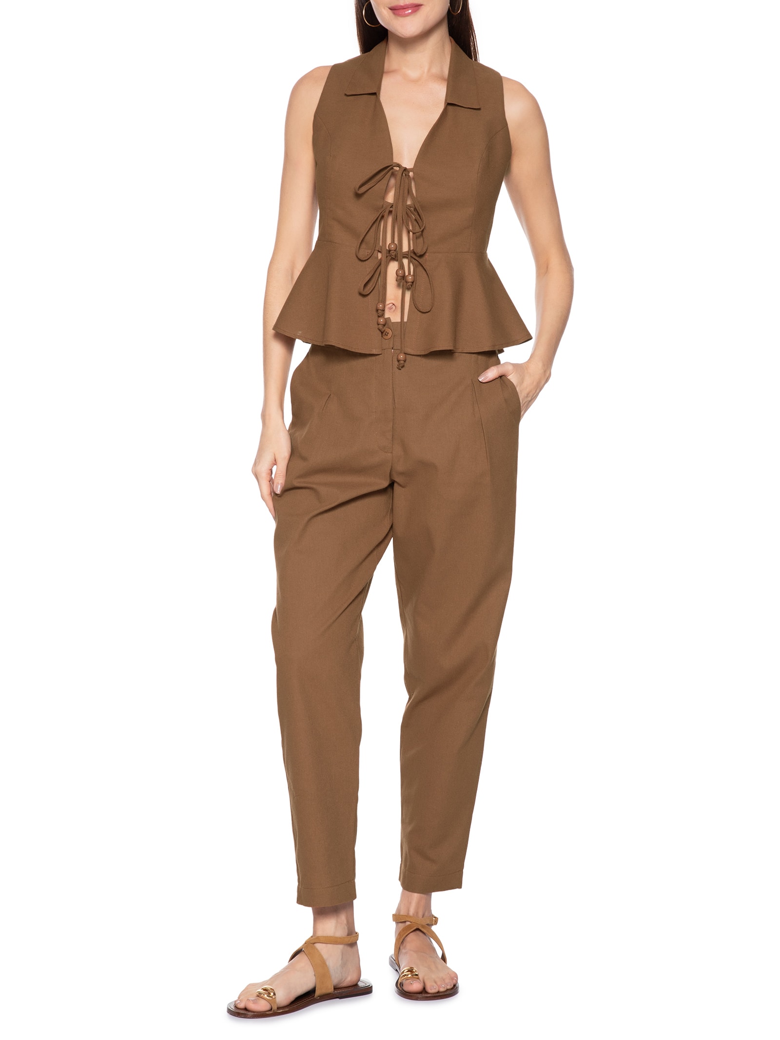 Calça Feminina Cenoura Com Pregas Marrom Cacay