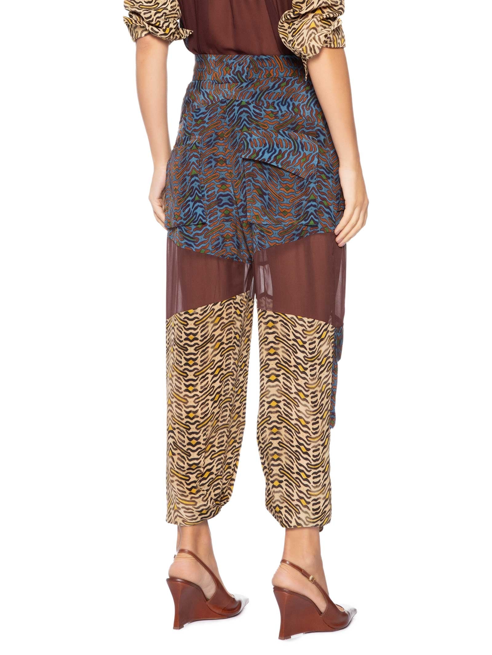 Calça Feminina De Seda e Georgette Estampada Cargo Animal Print Animale