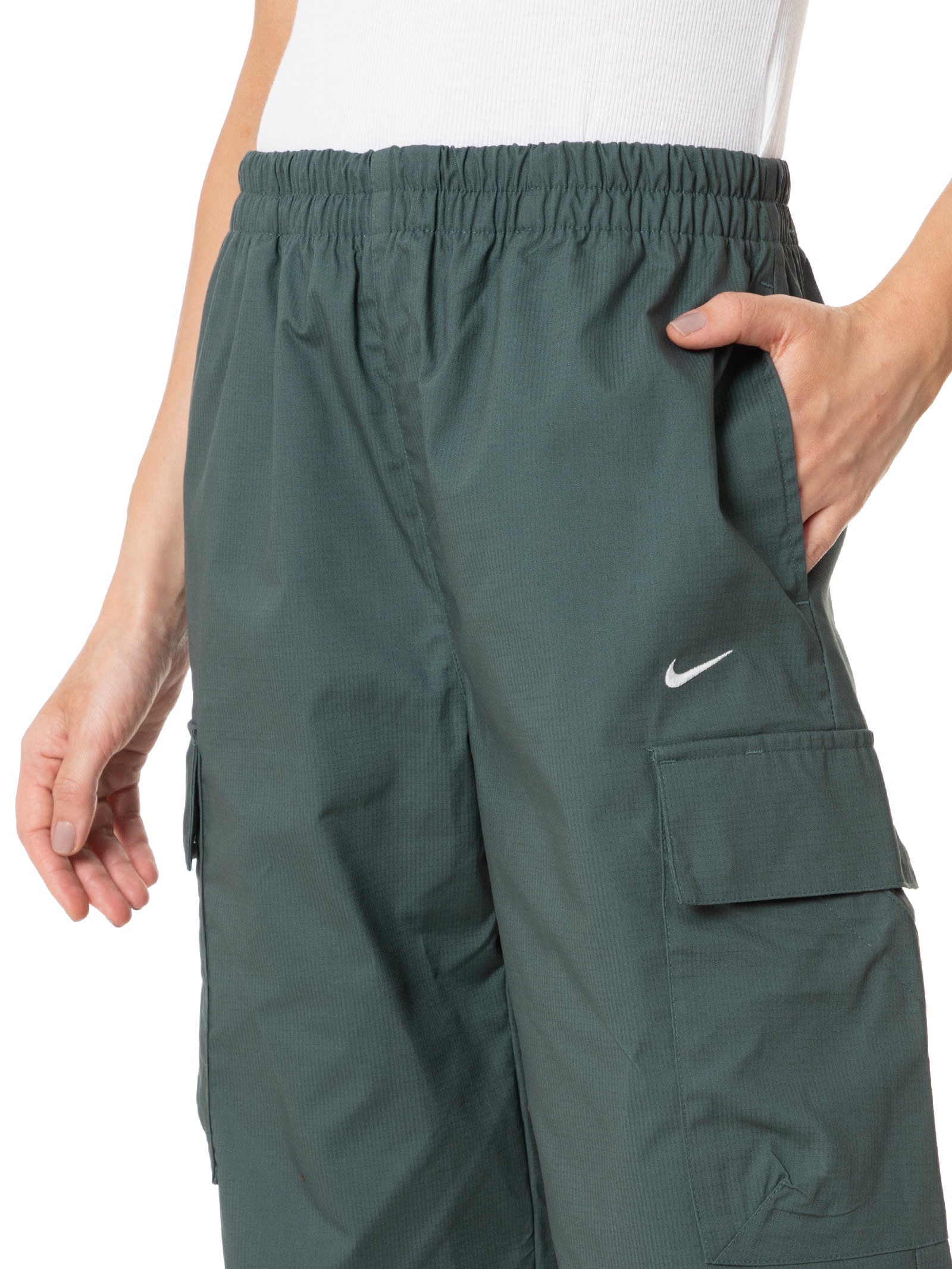 Nike - Calça Feminina ESSTL WVN MR STD Cargo - Verde