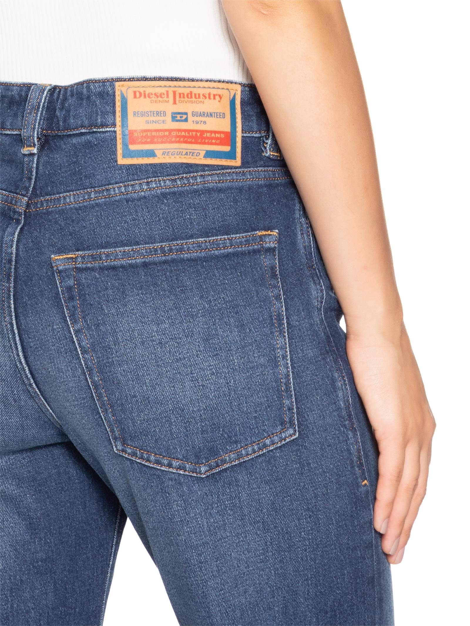 Calça Feminina Jeans Regular 1988 D-ark L.32 Trousers Azul Diesel