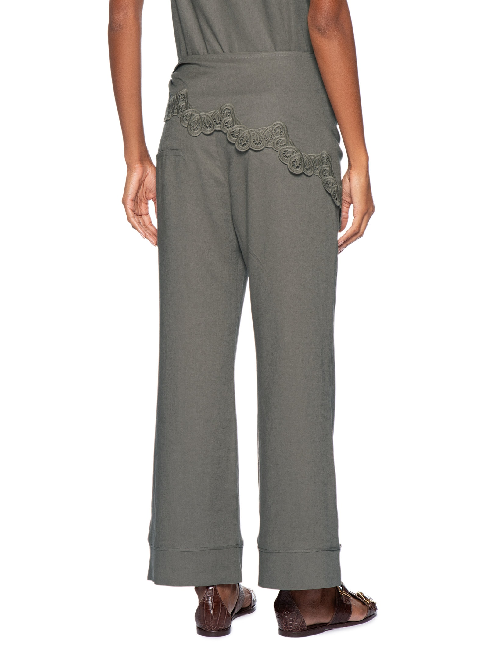 Calça Feminina Mini Flare Marrom Maria Filó