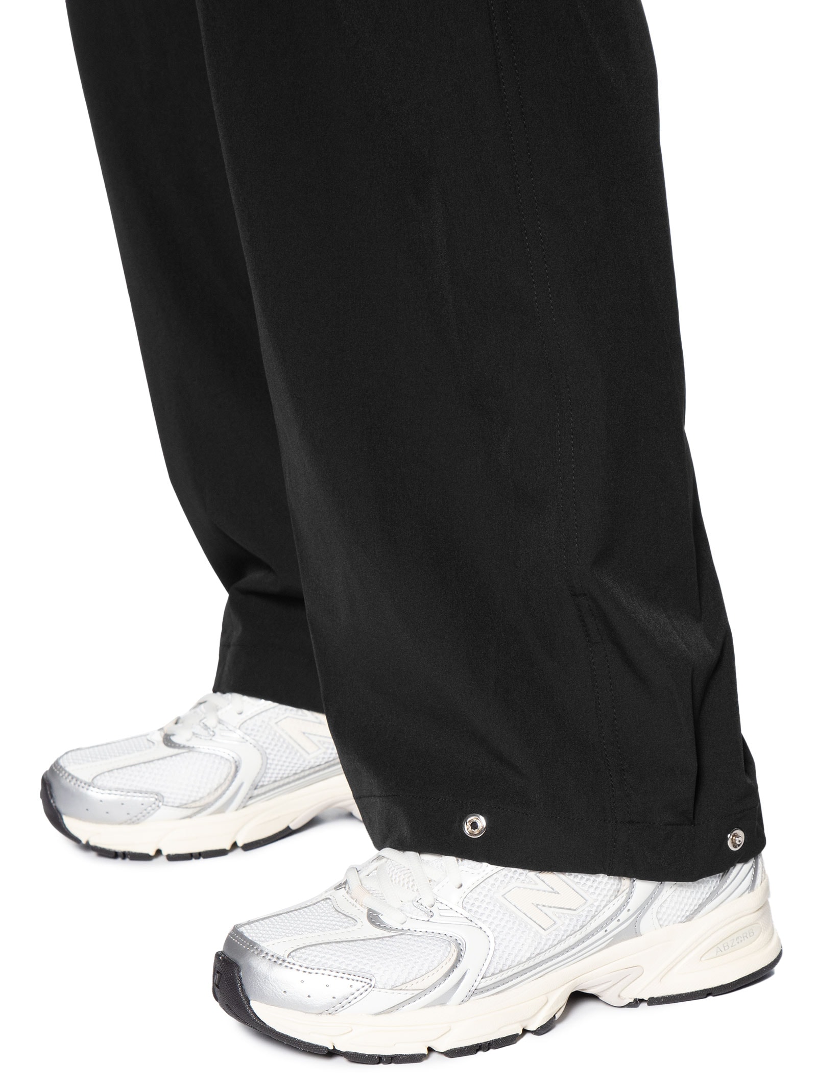 Calça Feminina Nylon Cargo Preto New Balance