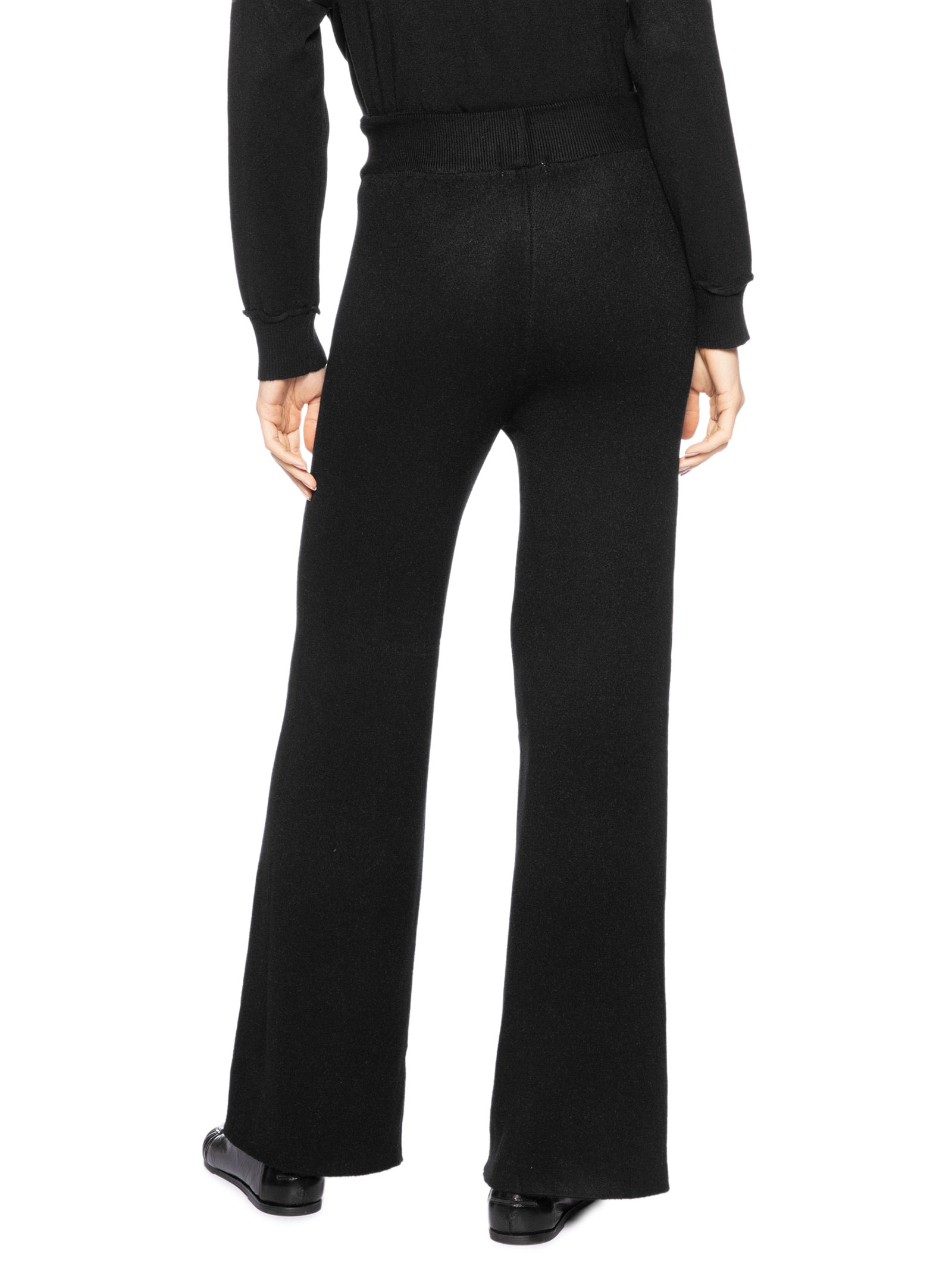 Calça Feminina Peluciada Em Tricot Preto Basiq
