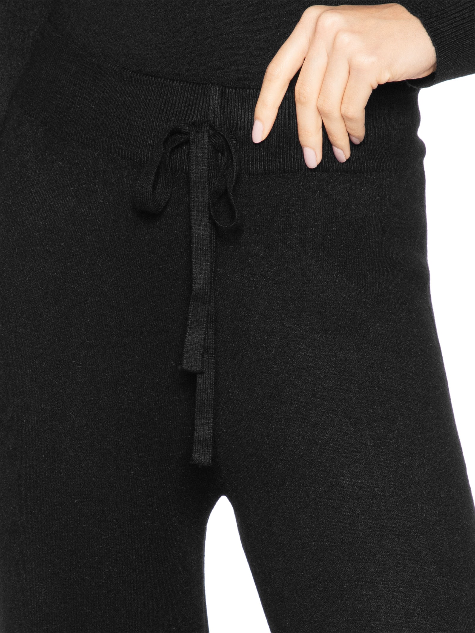 Calça Feminina Peluciada Em Tricot Preto Basiq