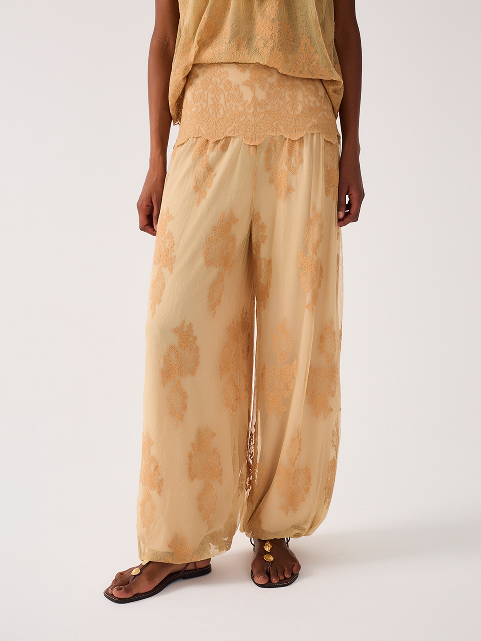 Calça Feminina Renda Aladim Bege Dress To
