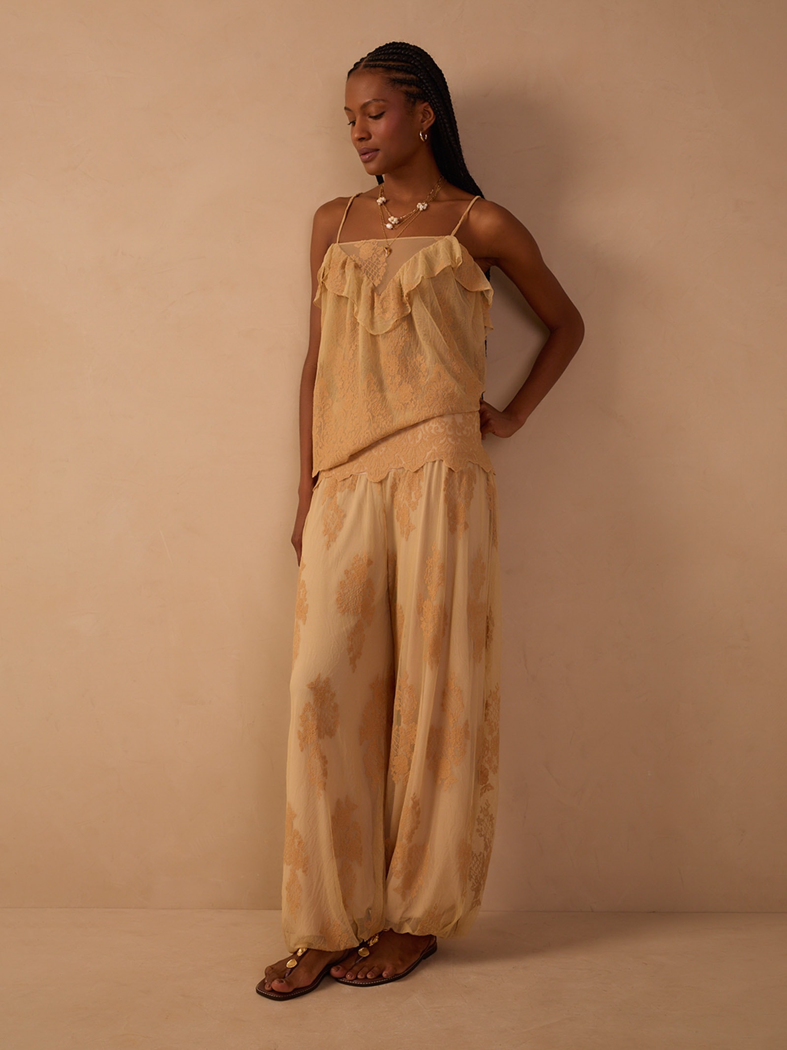 Calça Feminina Renda Aladim Bege Dress To