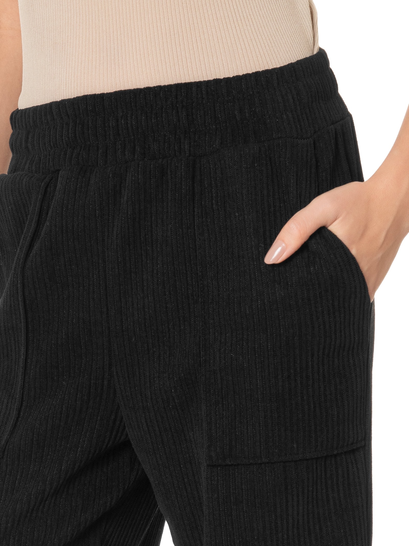 Calça Feminina Reta Com Bolso Preto Basiq