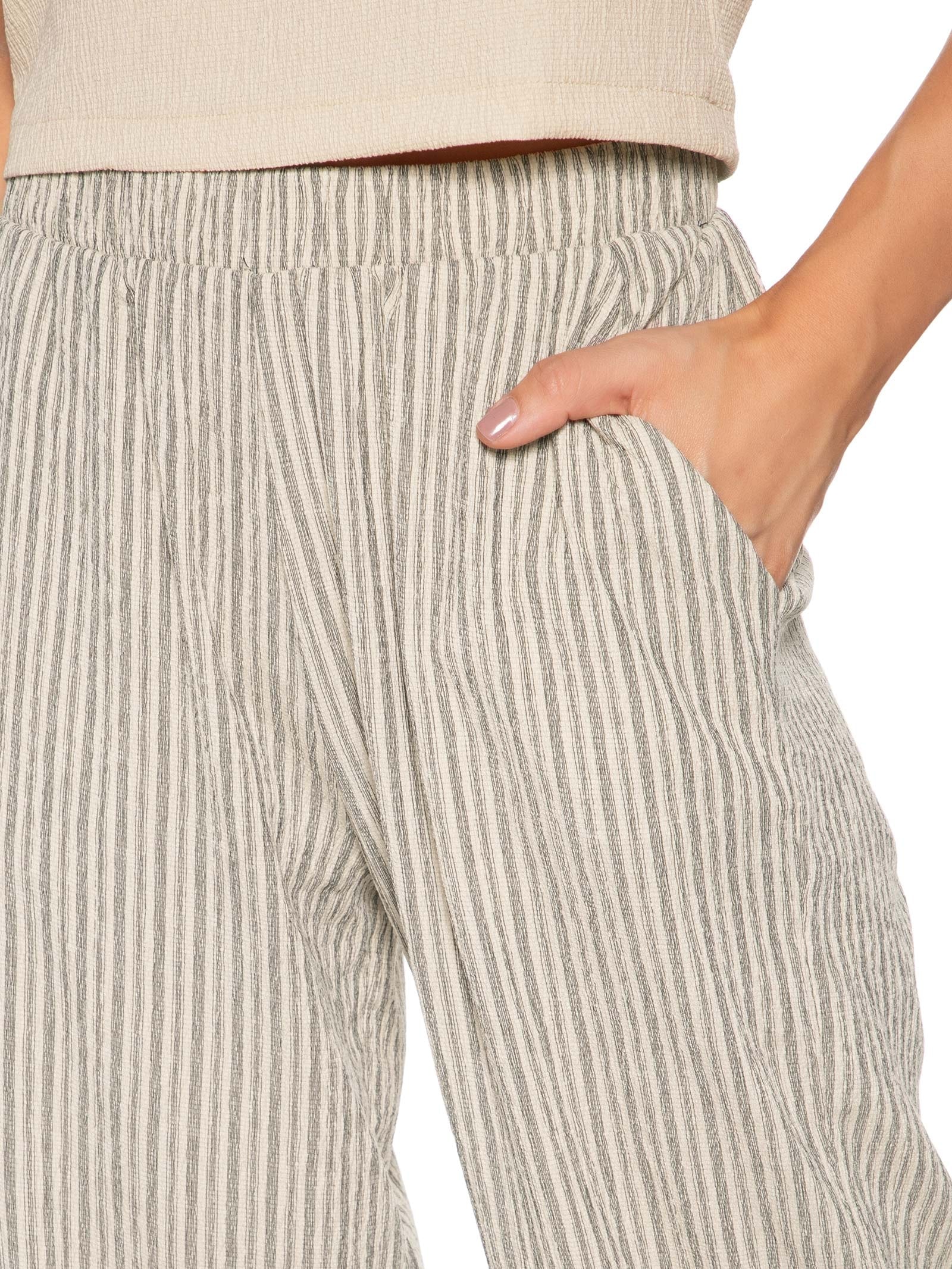 Calça Feminina Reta Texturizada Bege Basiq