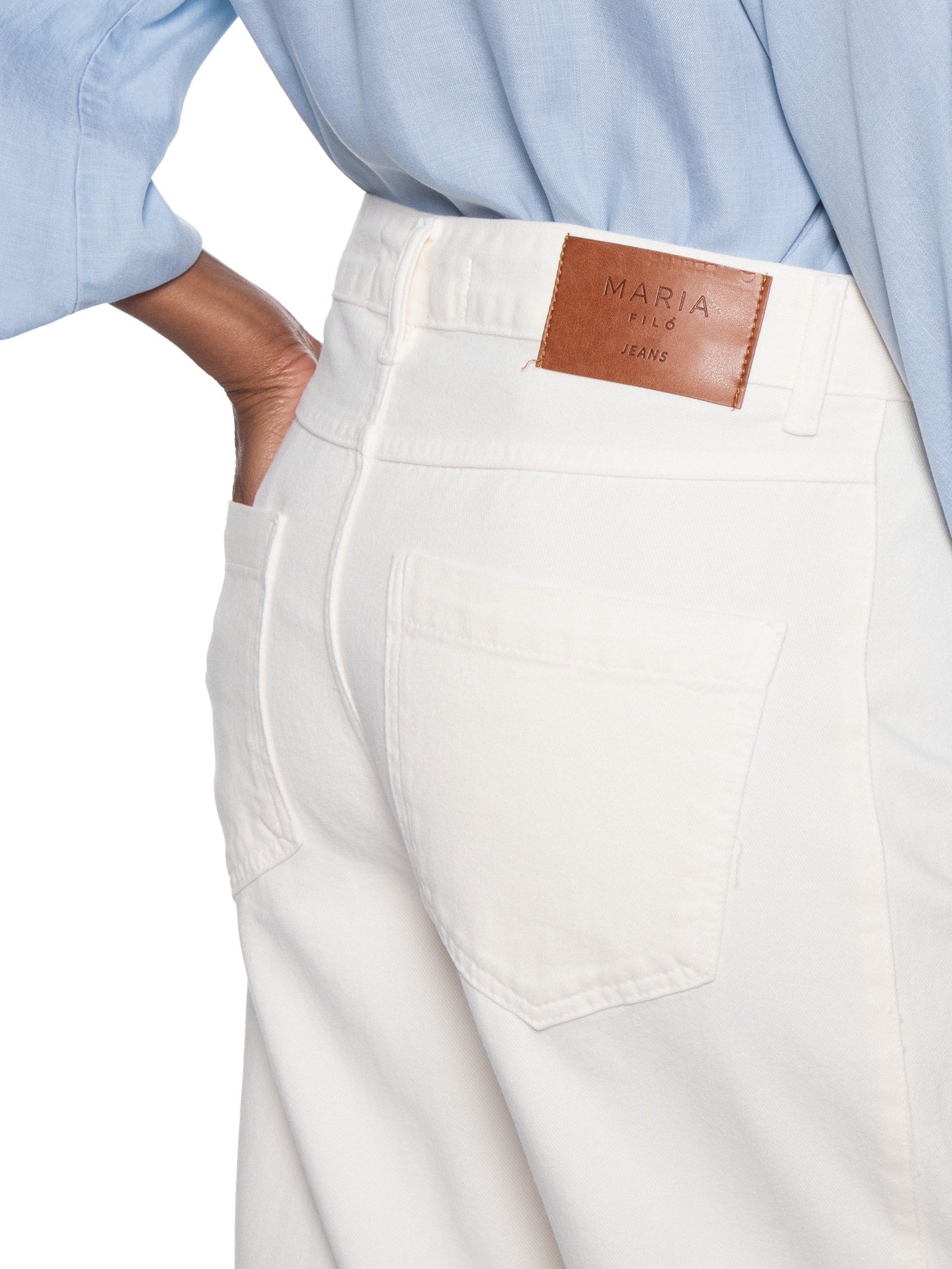 Calça Feminina Sarja Barrel Recortes Off White Maria Filó