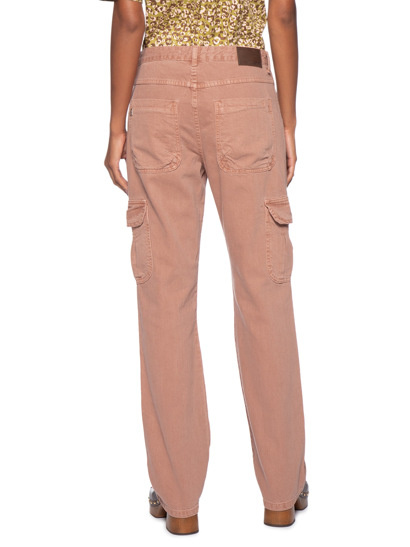 Calça Feminina Sarja Low Rise Cargo Com Pregas Rosa Animale Jeans