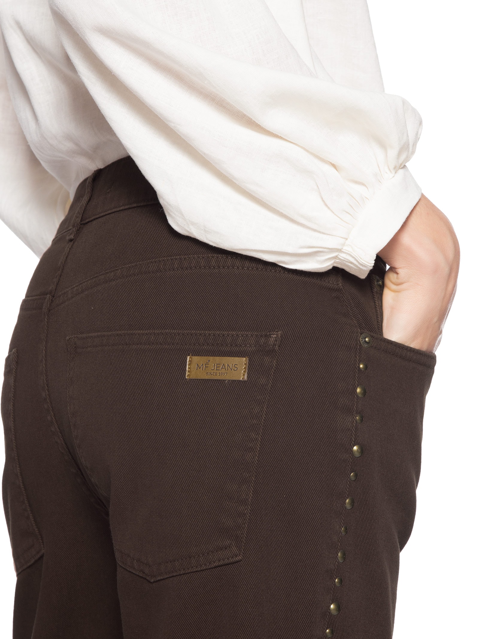 Calça Feminina Sarja Reta Cropped Lateral Tacha Marrom Maria Filó