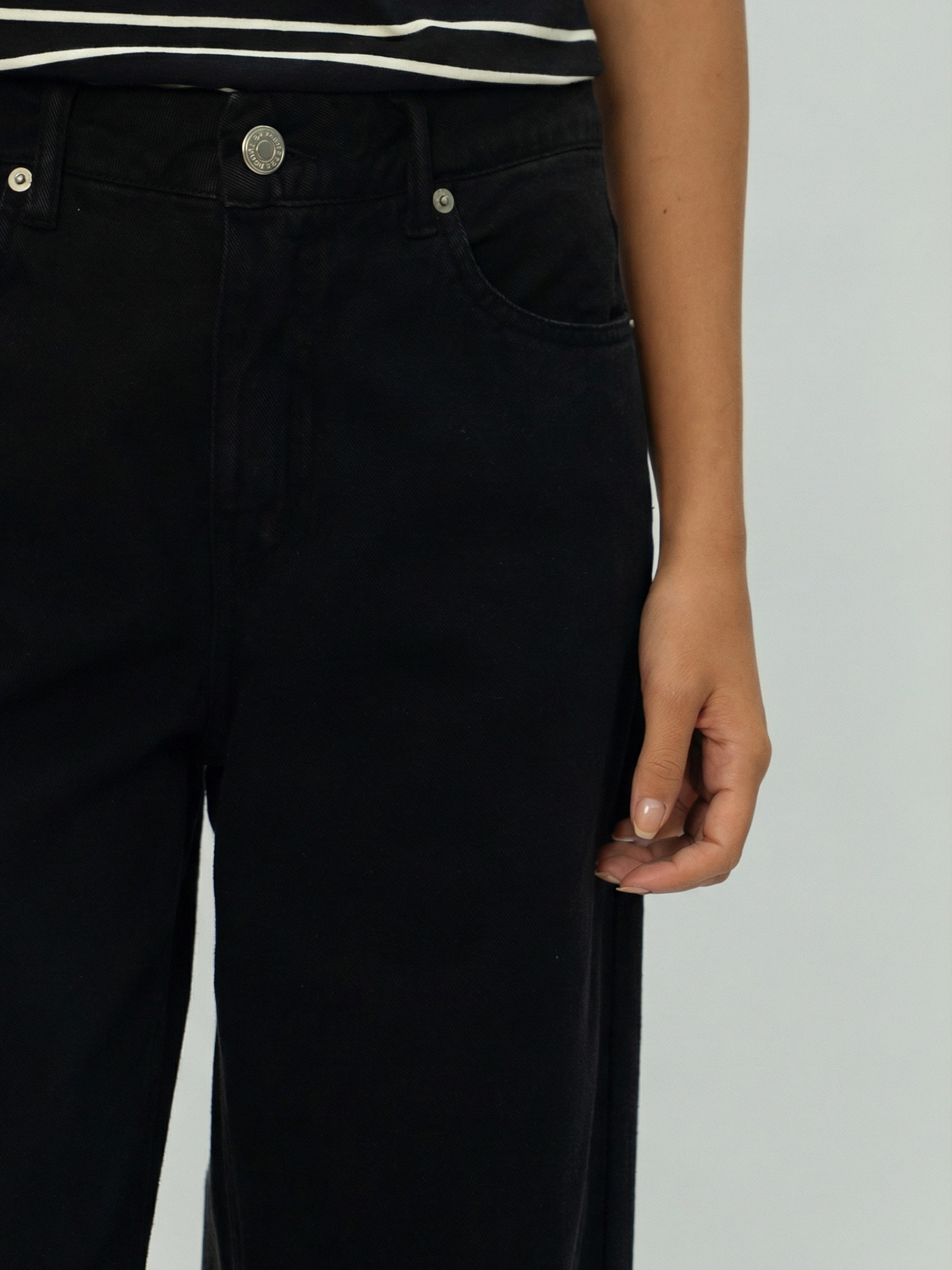 Calça Feminina Sarja Wide Leg Barra Larga Preto Maria Filó