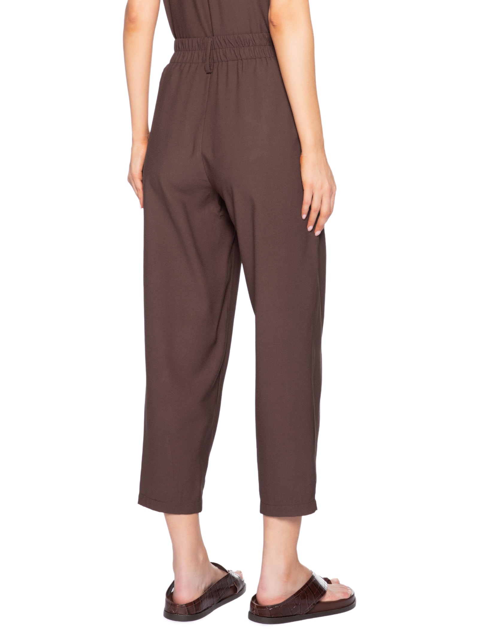 Calça Feminina Slouchy Com Pregas Marrom Basiq