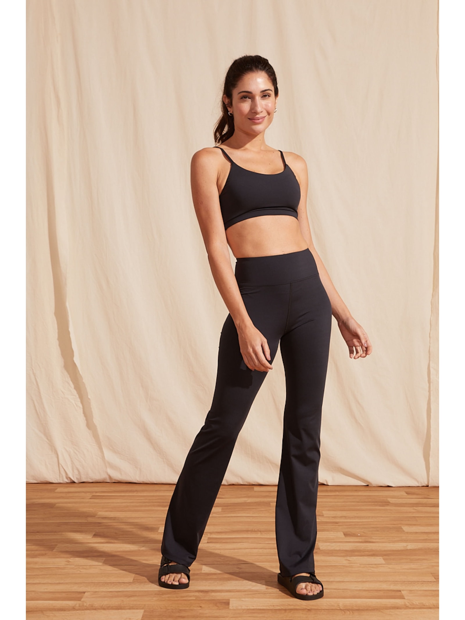 Calça Fitness Reta Preta Soft Skin Lolli Yogini