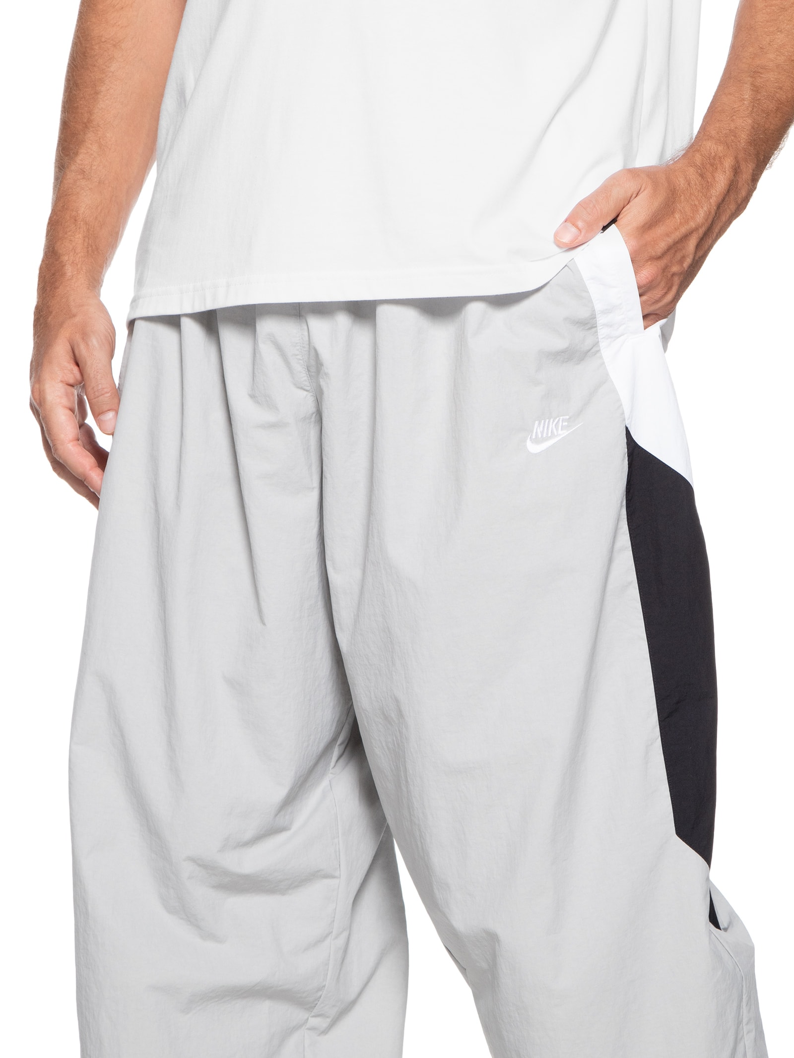 MrK Nike - Calça Masculina Club Woven Oversized - Cinza