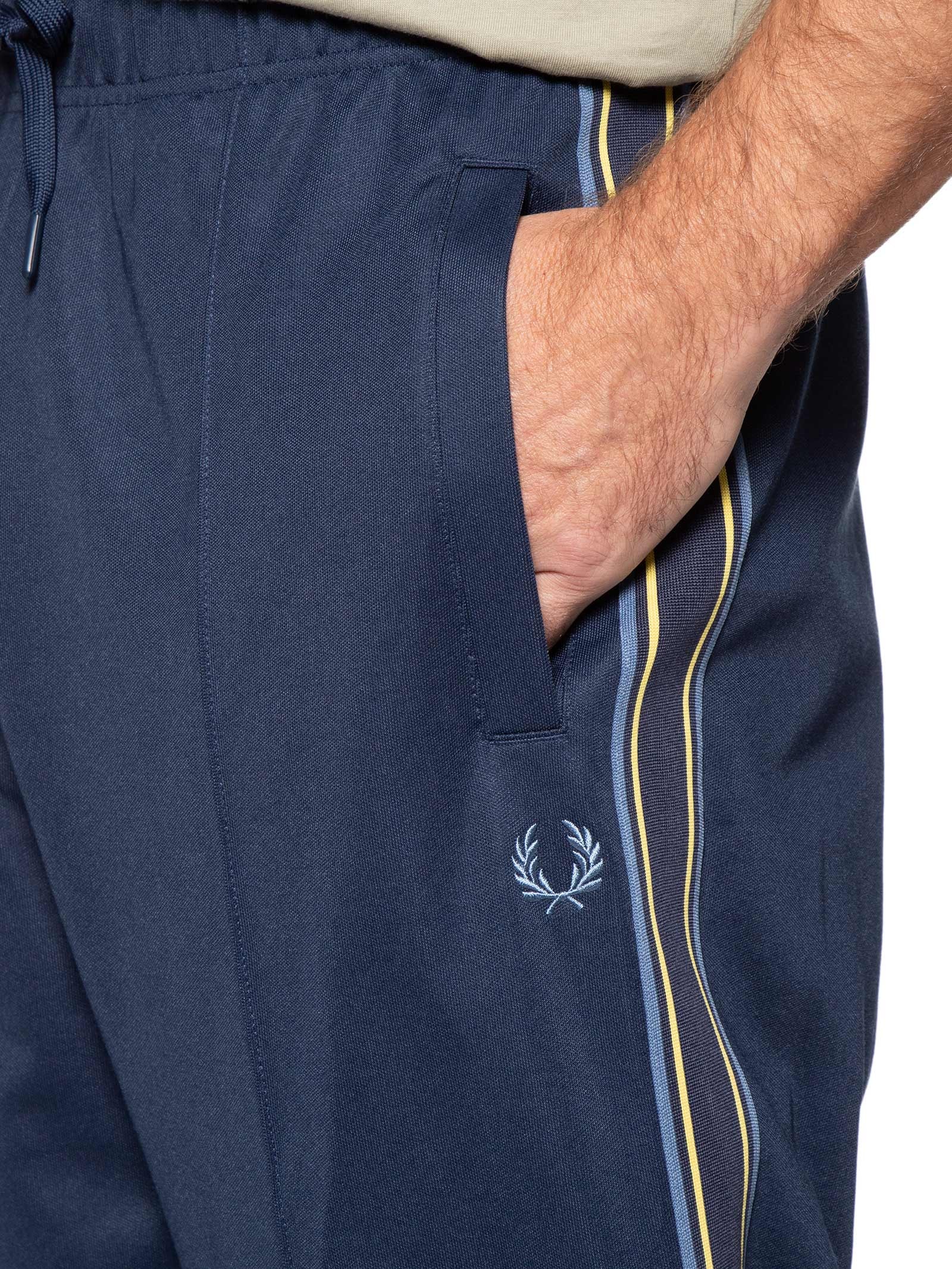 Calça Masculina Esportiva Detalhe Faixa Dupla Azul Fred Perry