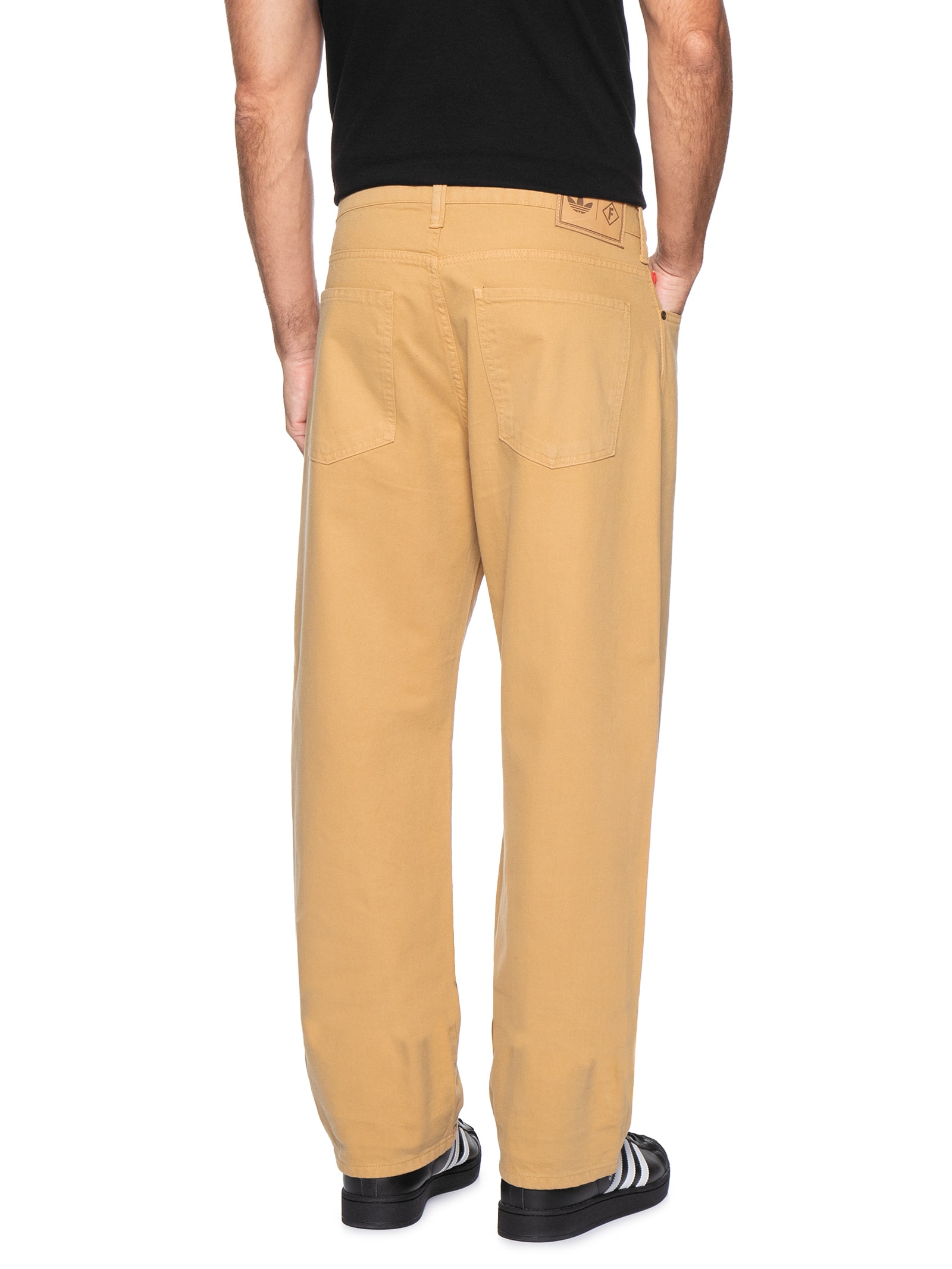 Calça Masculina Malta Em Sarja Bege Forum + Adidas