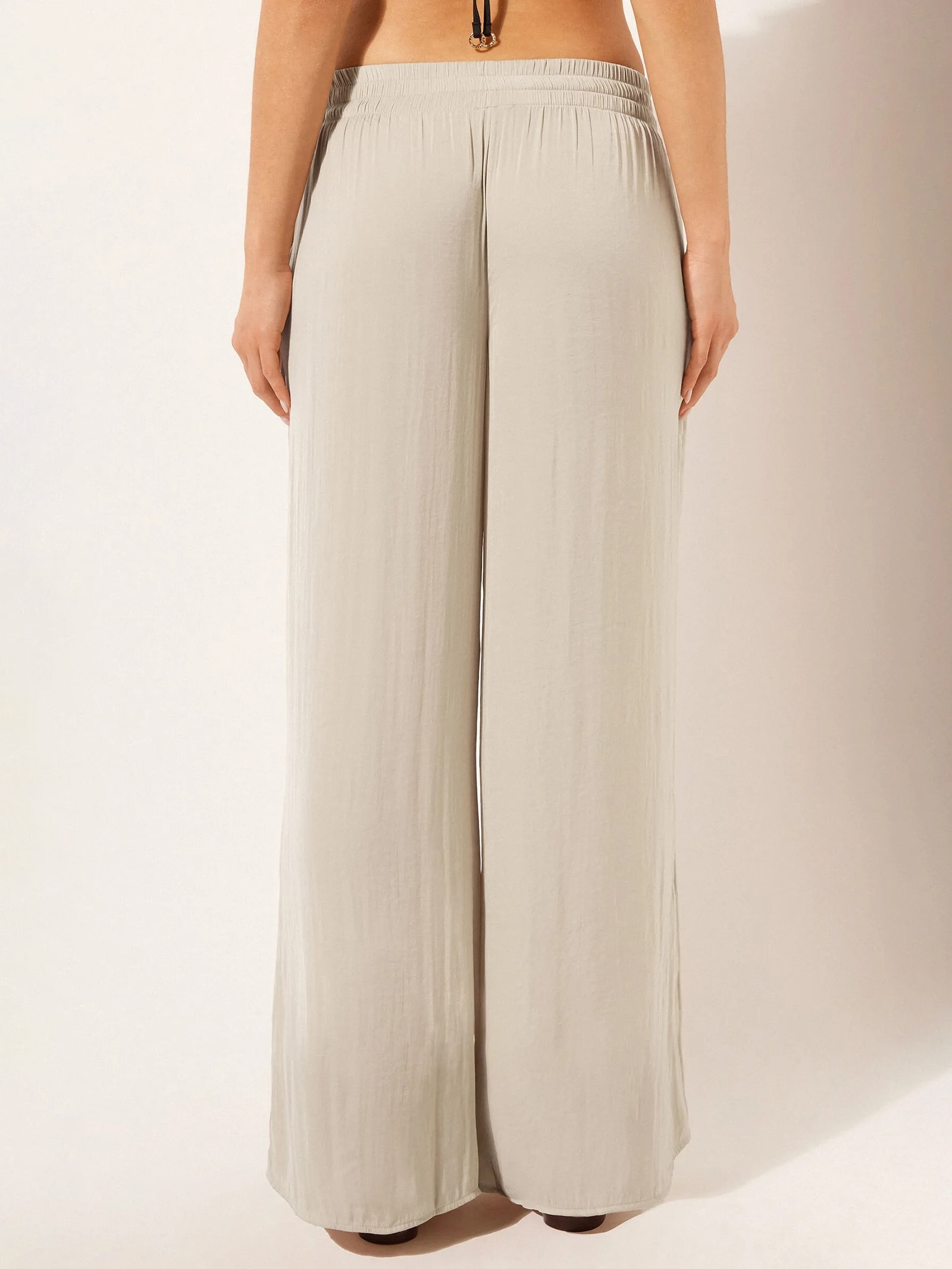 Calça Pantalona Em Tecido Brilhante Bege Calzedonia