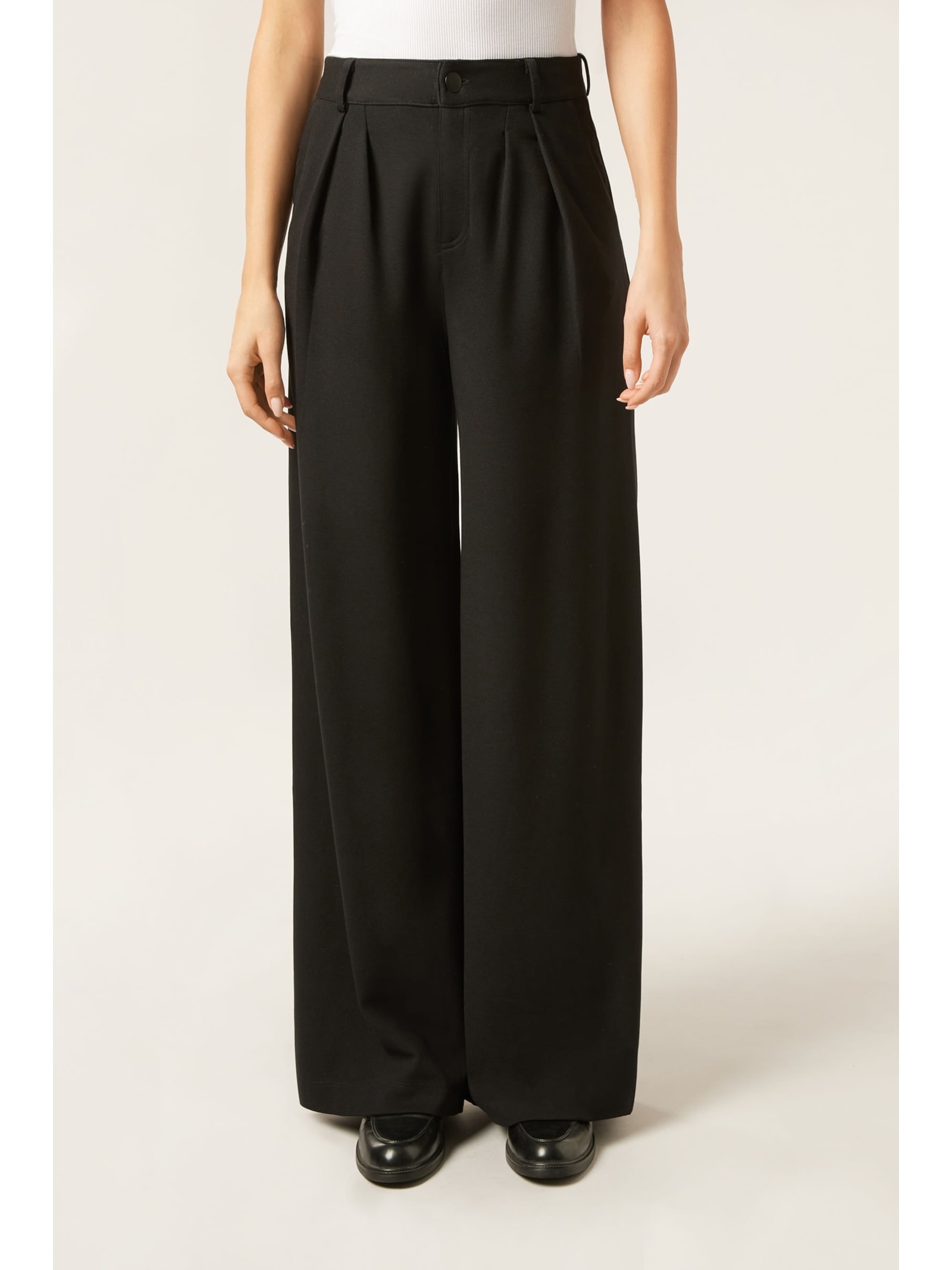 Calça Pantalona Em Viscose Com Pregas Preto Calzedonia