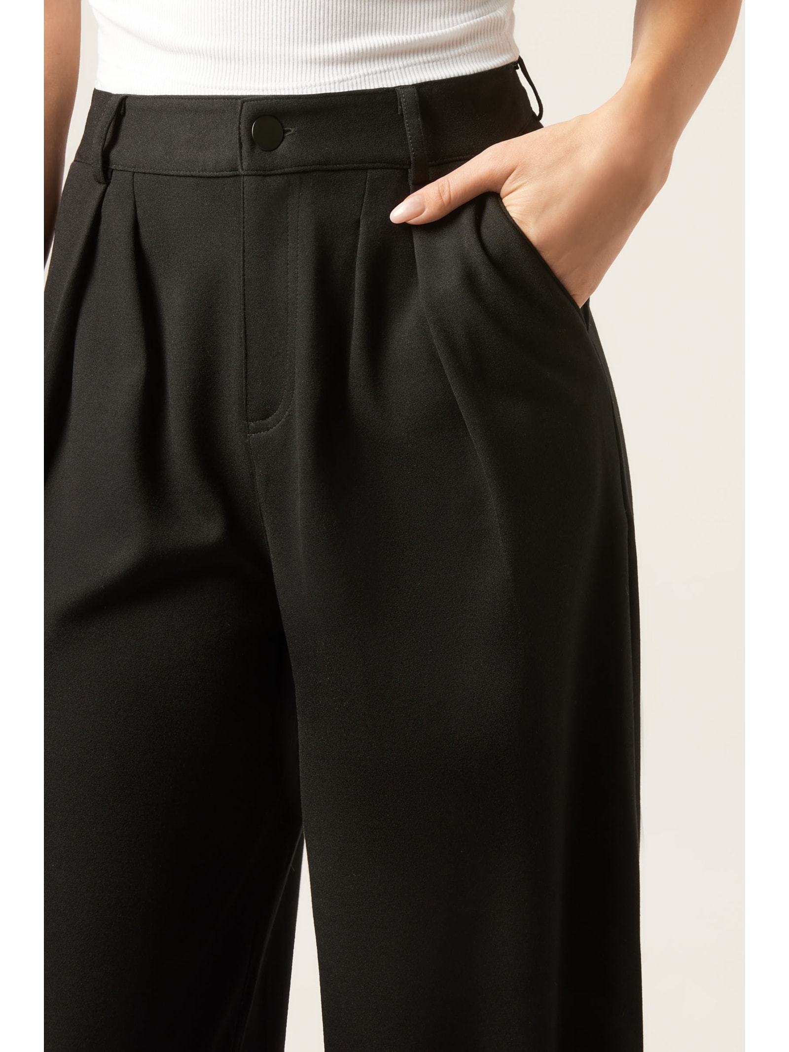 Calça Pantalona Em Viscose Com Pregas Preto Calzedonia