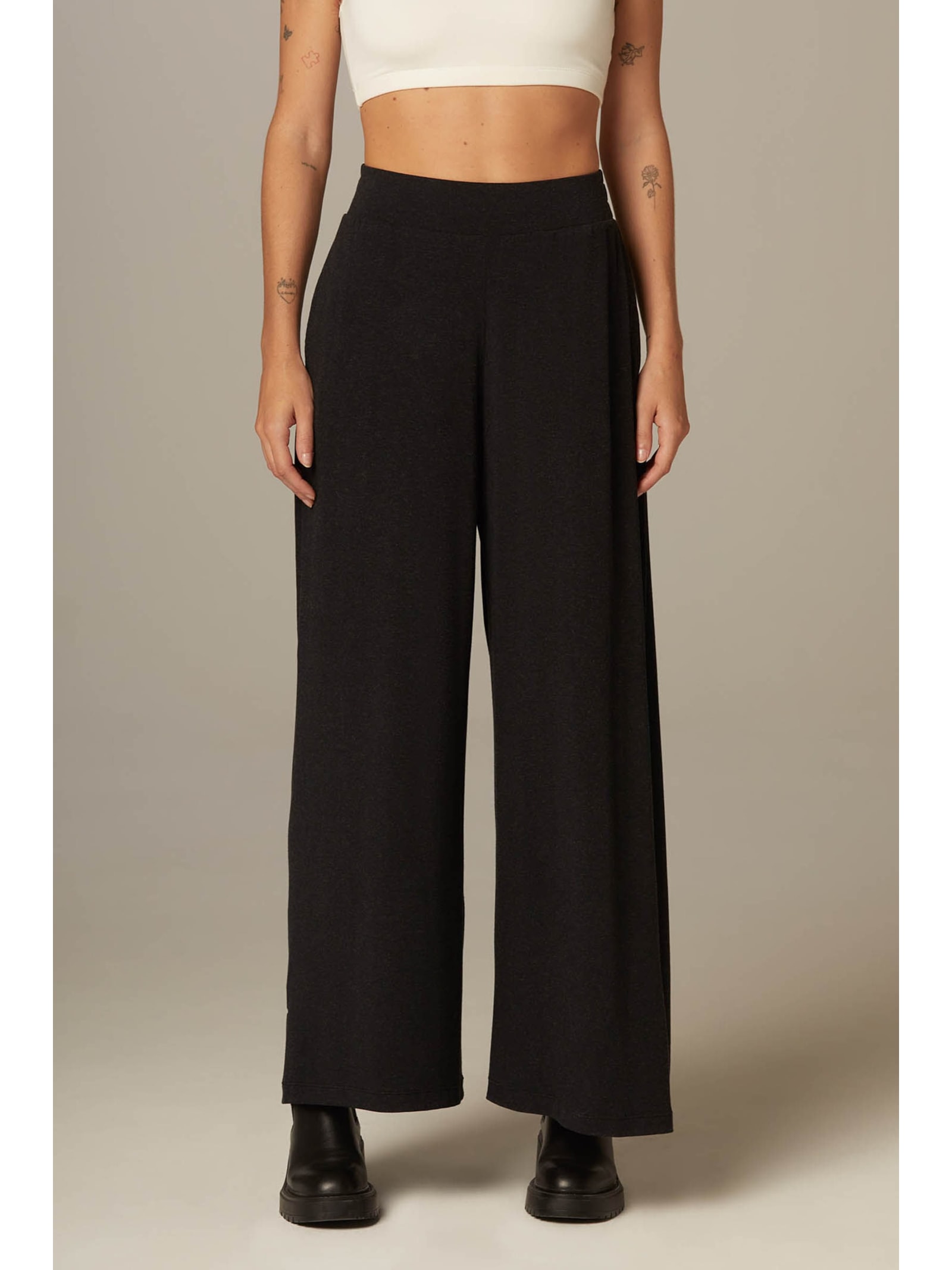 Calça Pantalona Preta Lã Isabel  Yogini