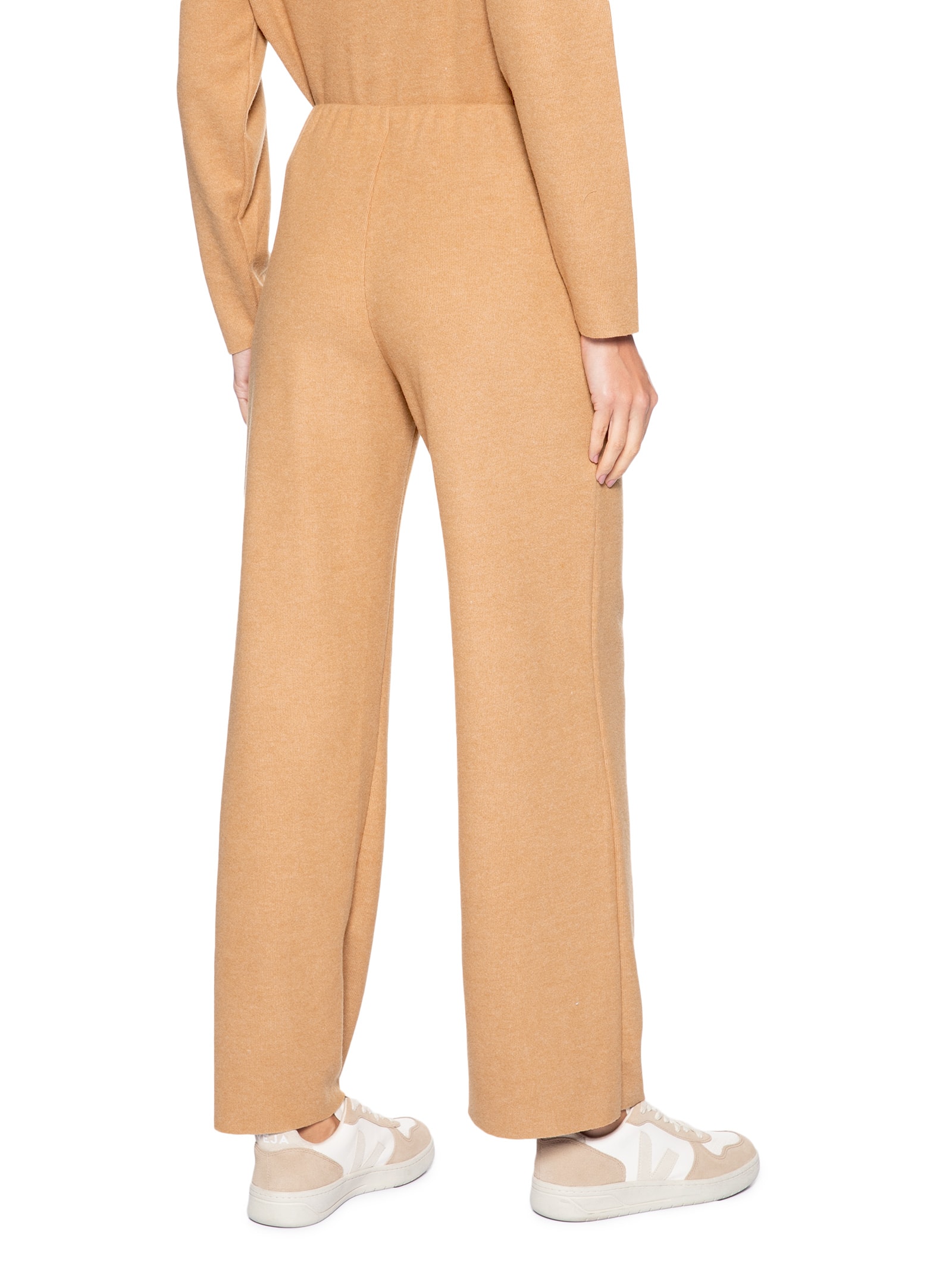 Calça Reta em Malha Tricot com Nervura Feminina – Bege Basiq