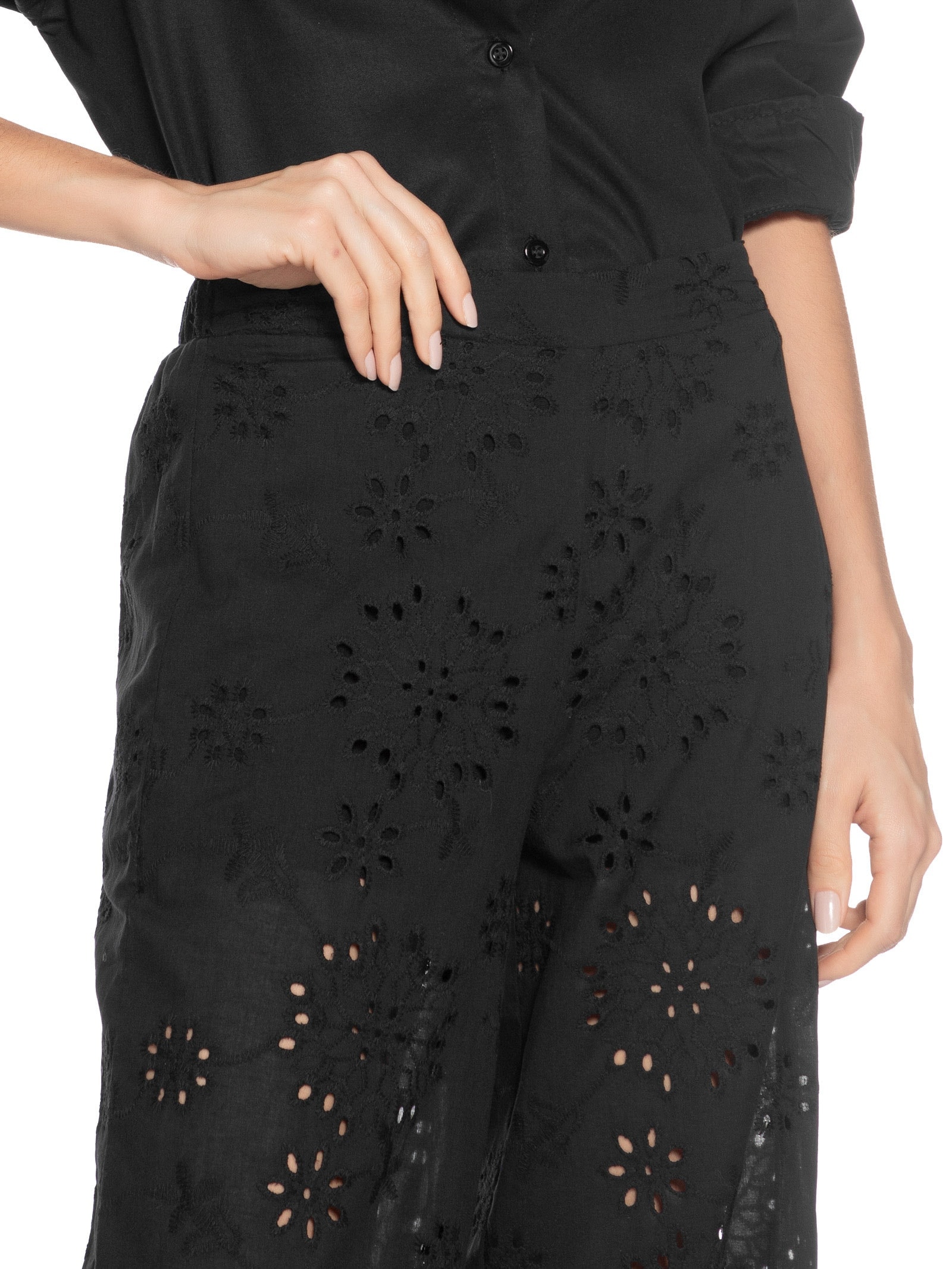 Calça Reta Feminina Em Laise Preto Market 33