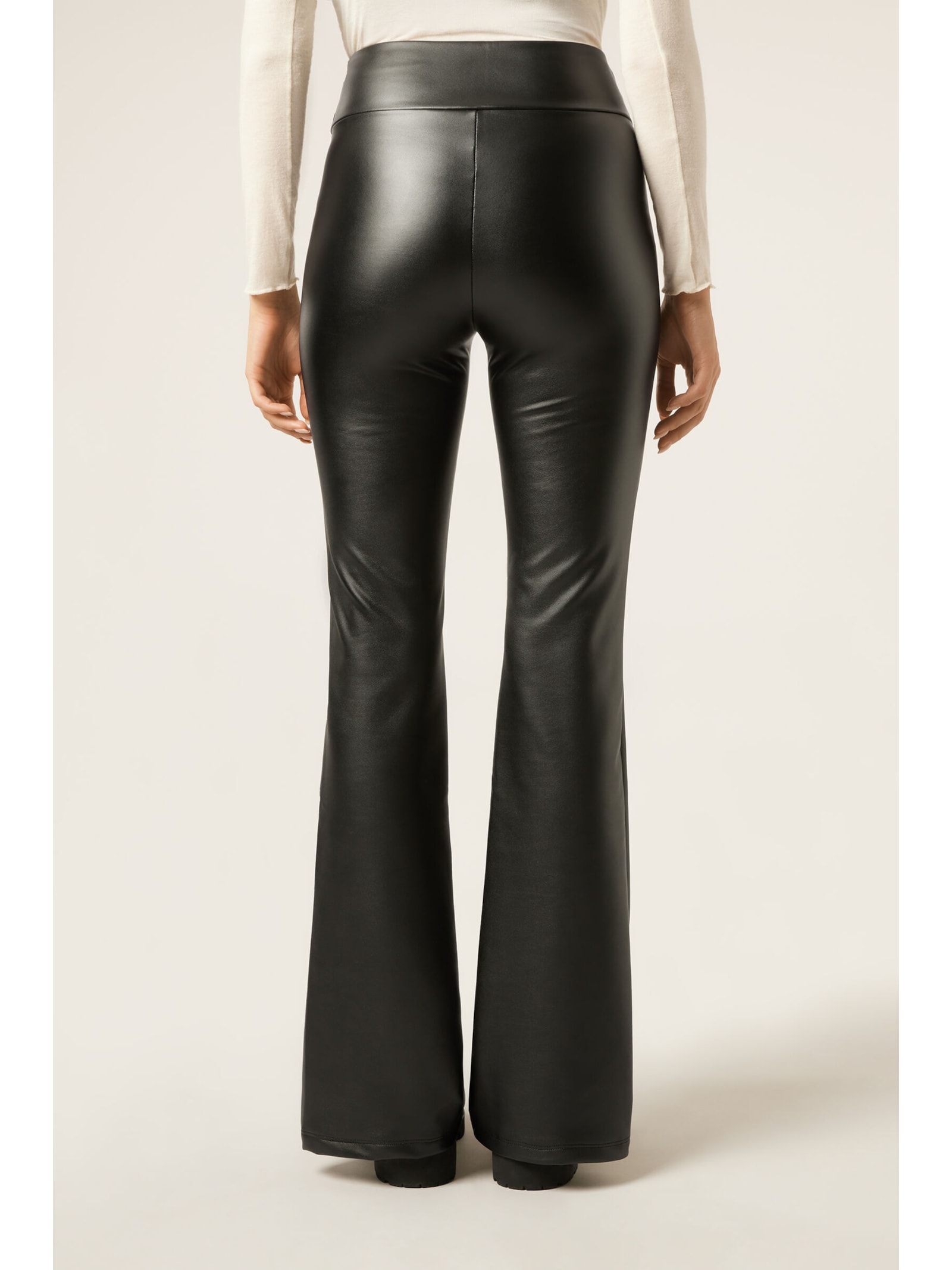 Calça Térmica Flare Com Efeito Couro Preto Calzedonia