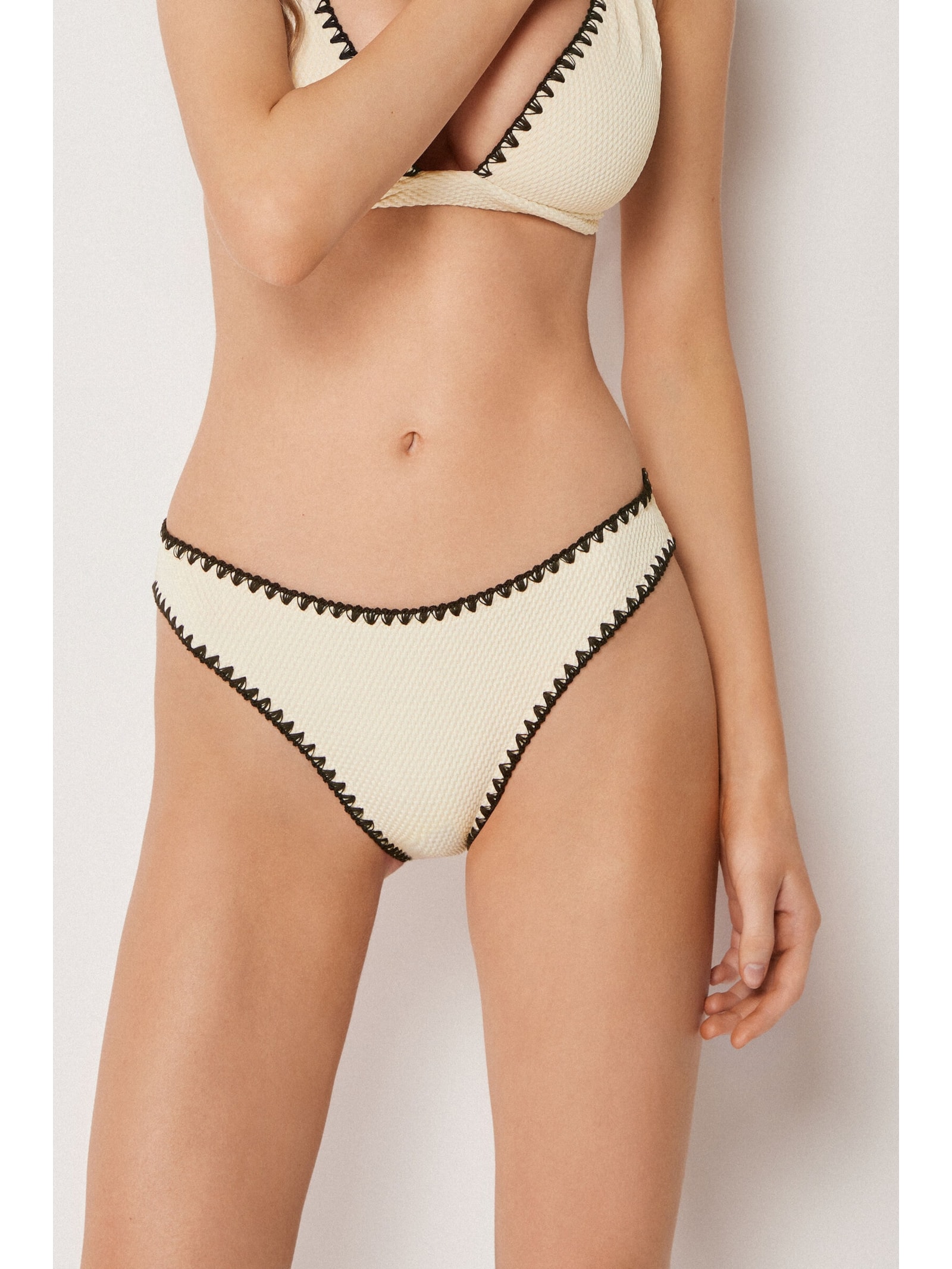 Calcinha De Biquíni Bicolor Embroidery Off-White Calzedonia