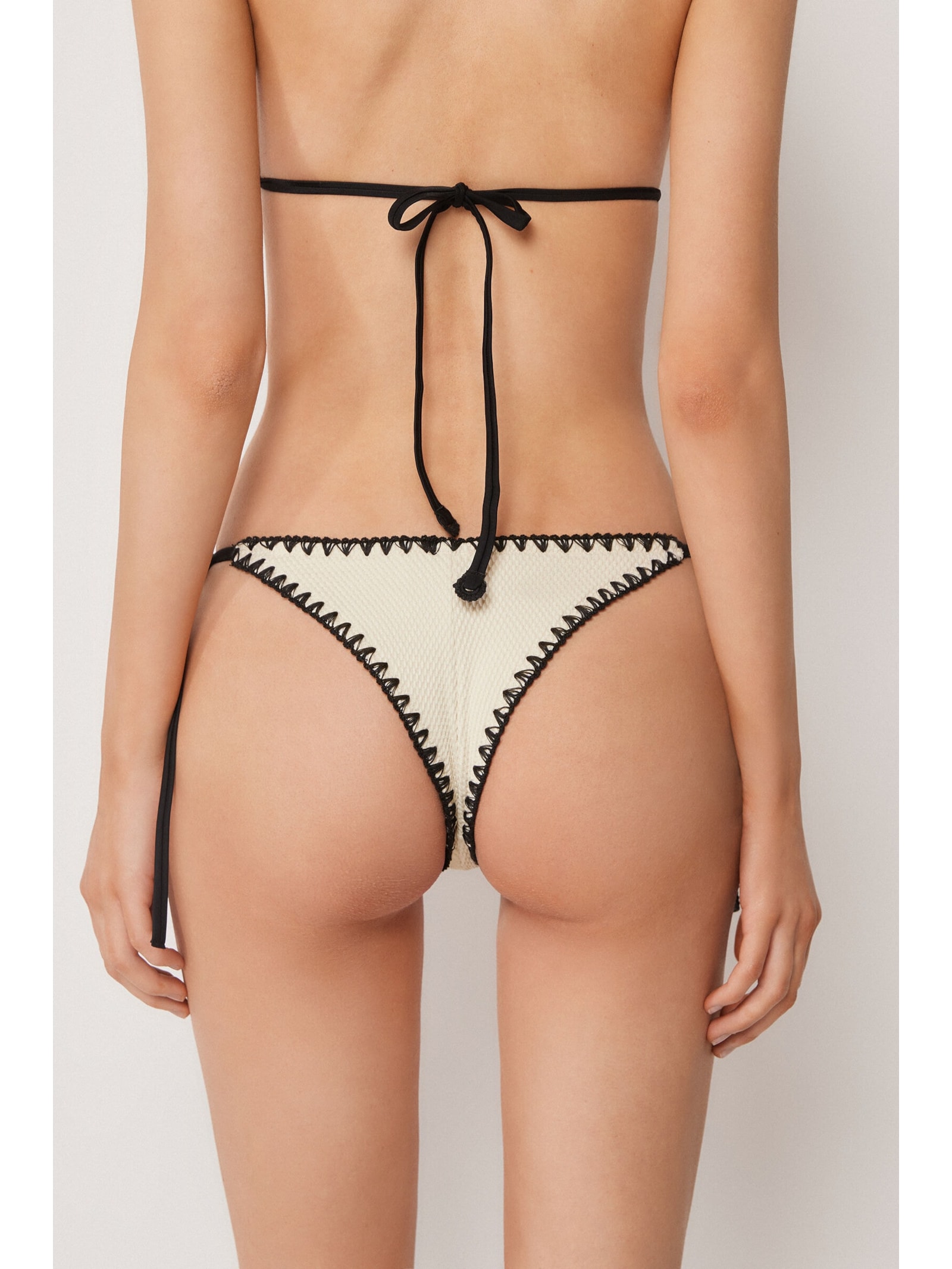 Calcinha De Biquíni Brasileira Com Amarração Bicolor Embroidery Off-White Calzedonia