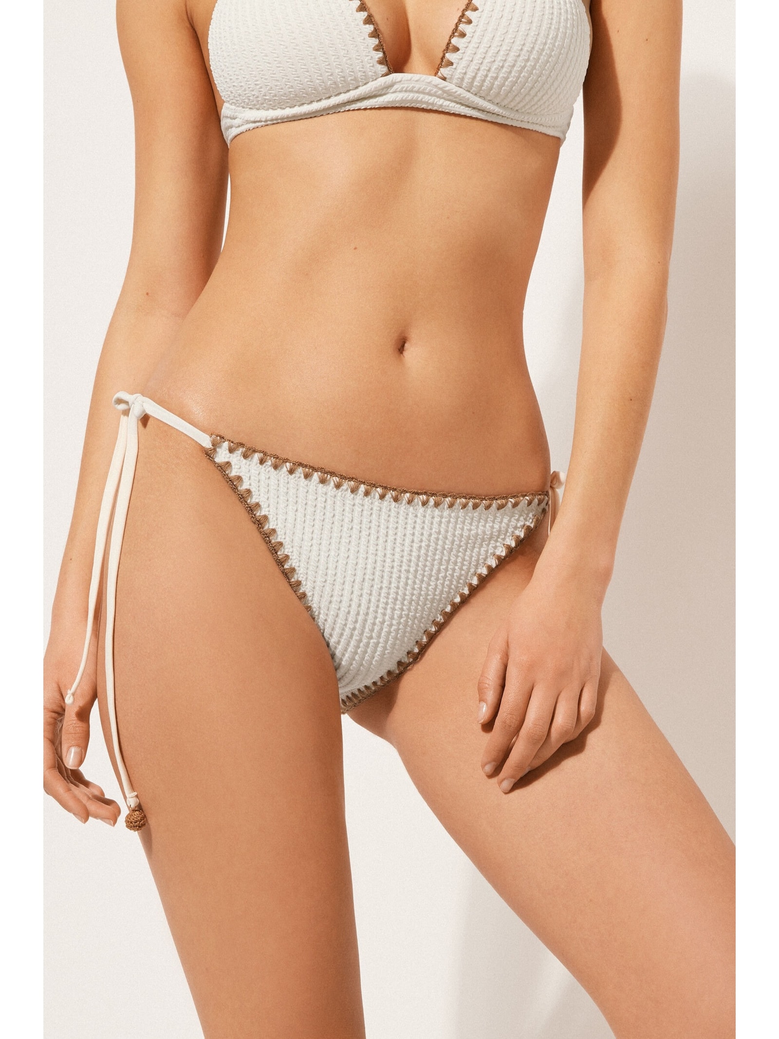 Calcinha De Biquíni Com Amarração Bicolor Off-White Calzedonia