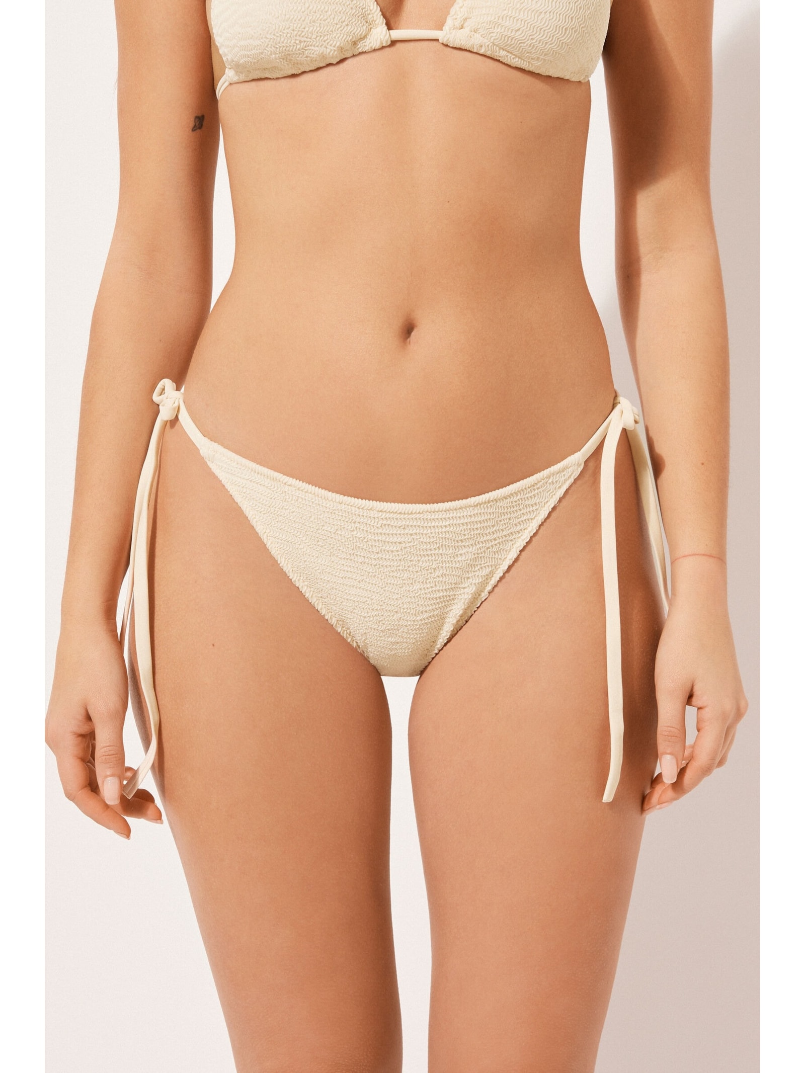 Calcinha De Biquíni Com Amarração Crinkle Waves Branco Calzedonia
