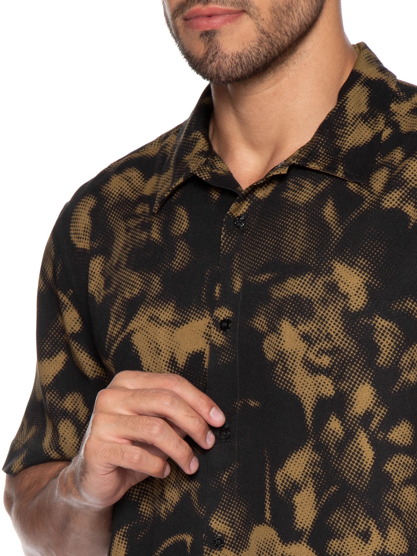 Camisa Casual Manga Curta Masculina Roseiral Wood Preto Osklen