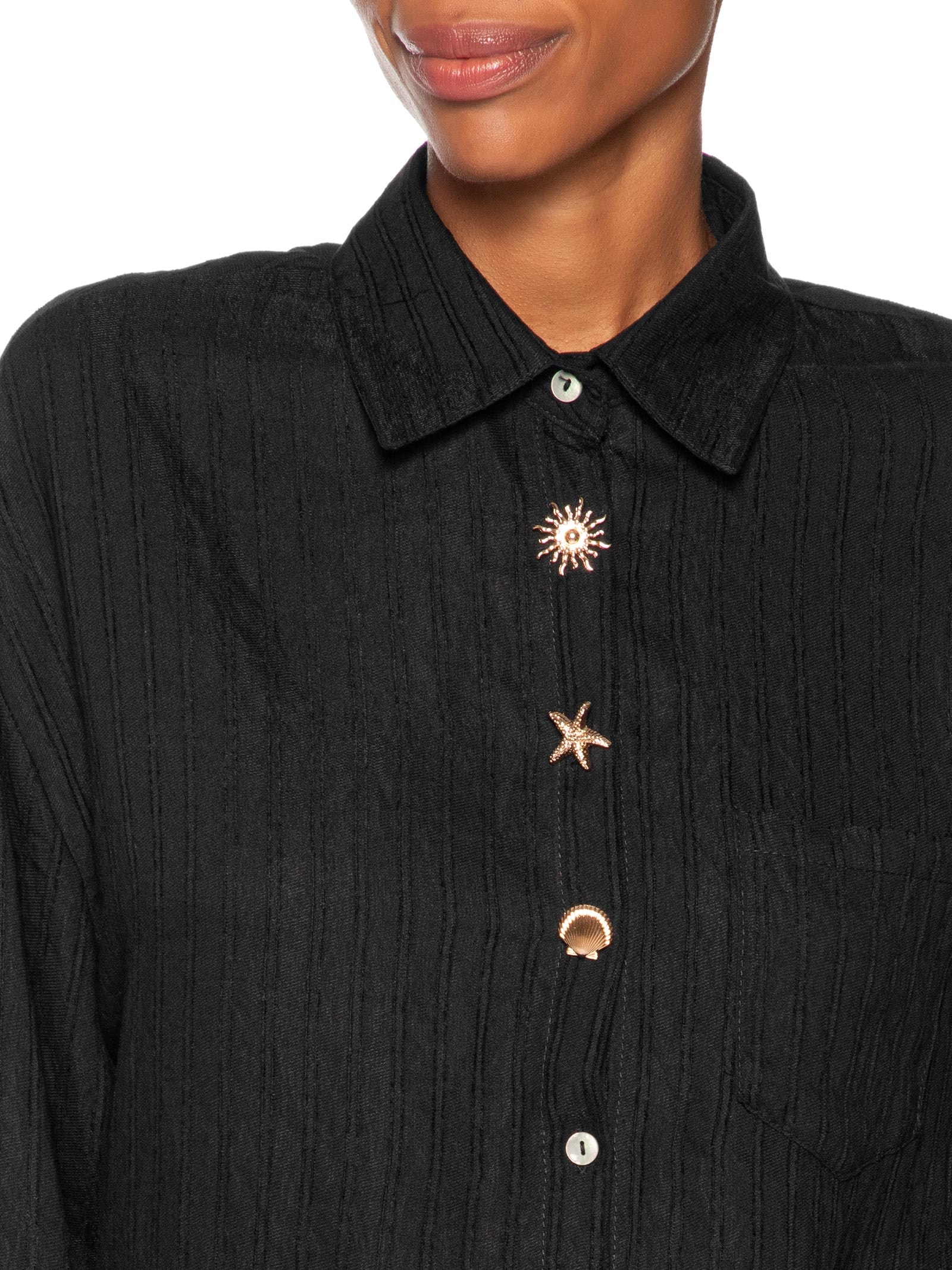 Camisa Feminina Listrada Com Bolso Preto Basiq