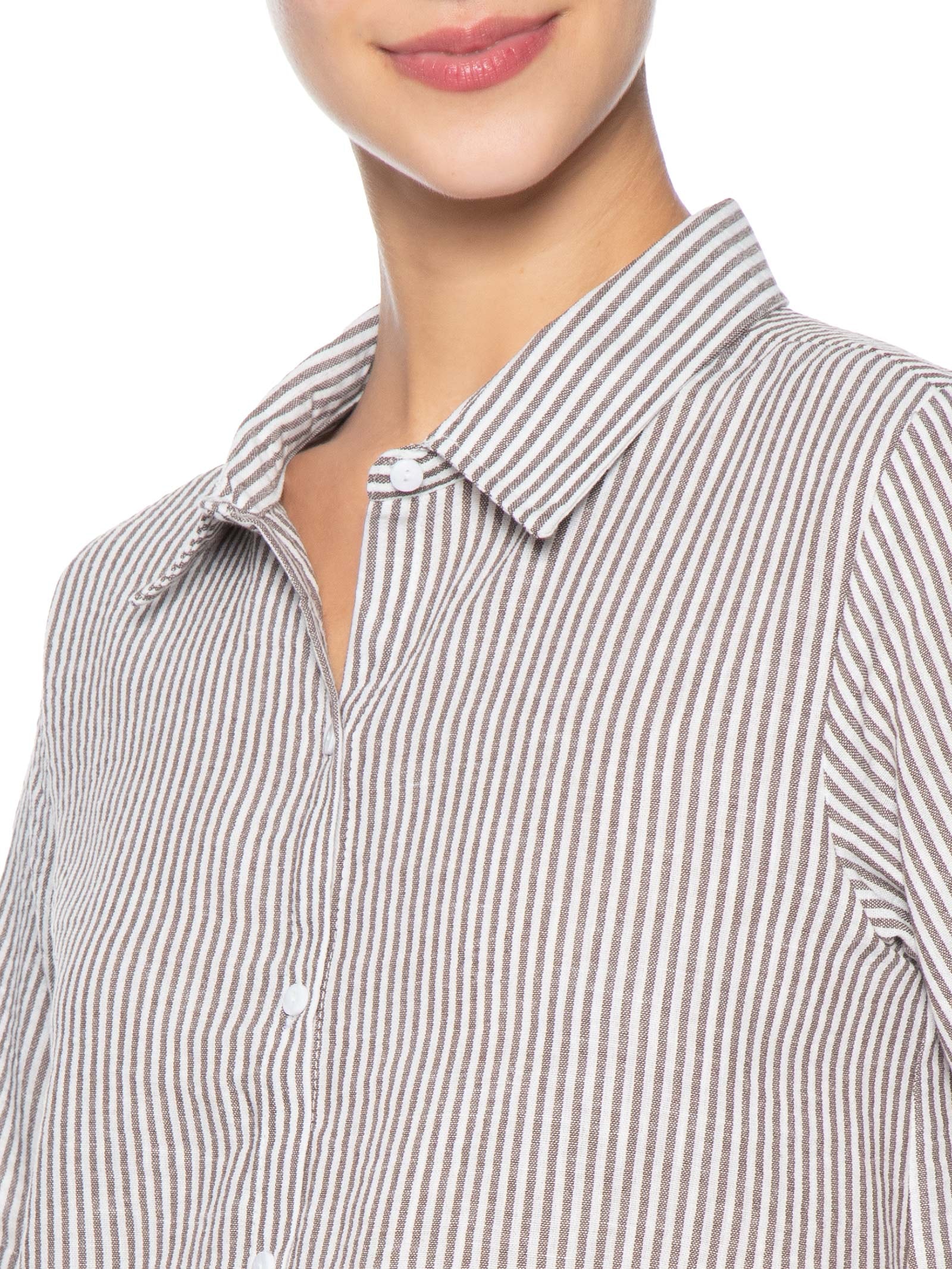 Camisa Feminina Manga Curta Listras Marrom Basiq