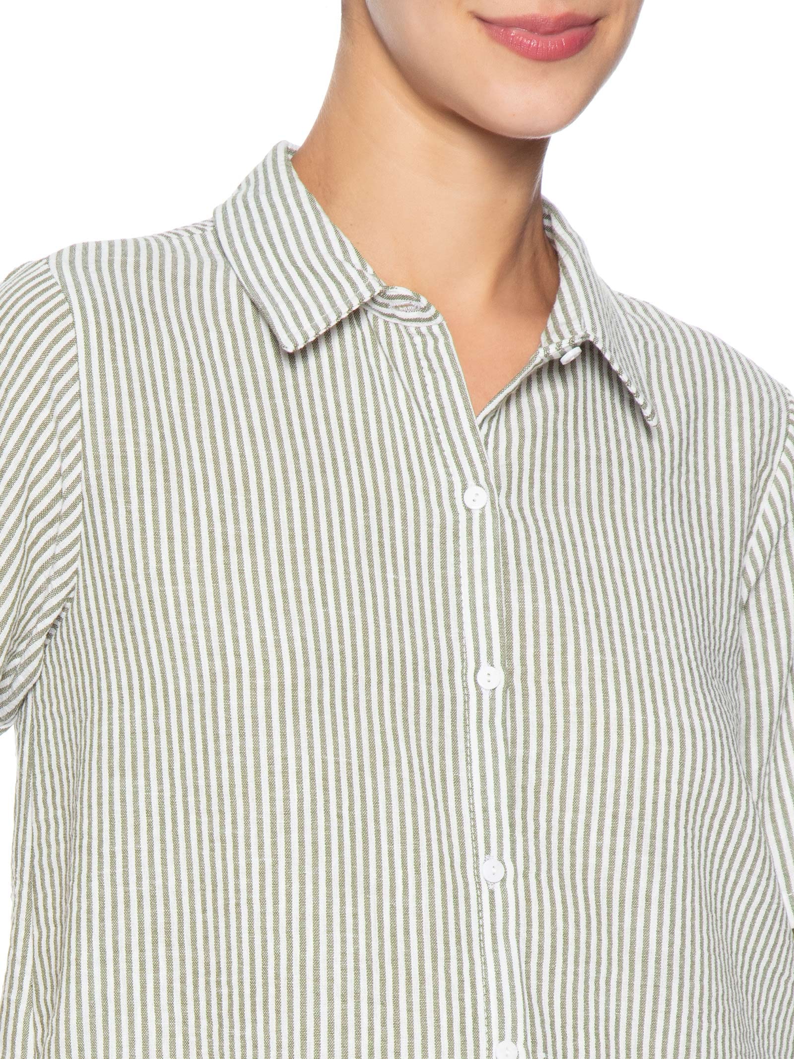 Camisa Feminina Manga Curta Listras Verde Basiq