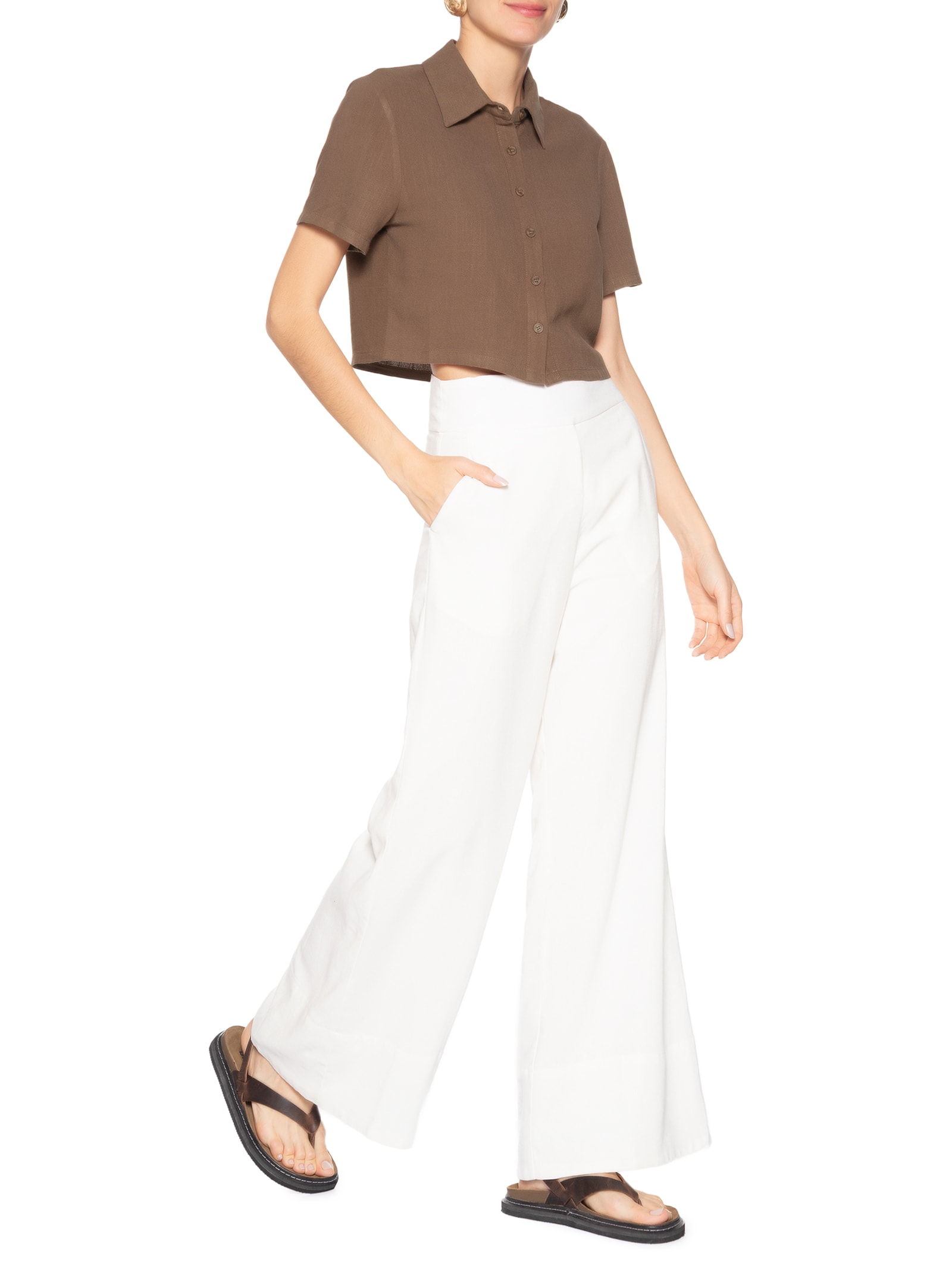 Camisa Feminina Manga Curta Texturizada Marrom Basiq