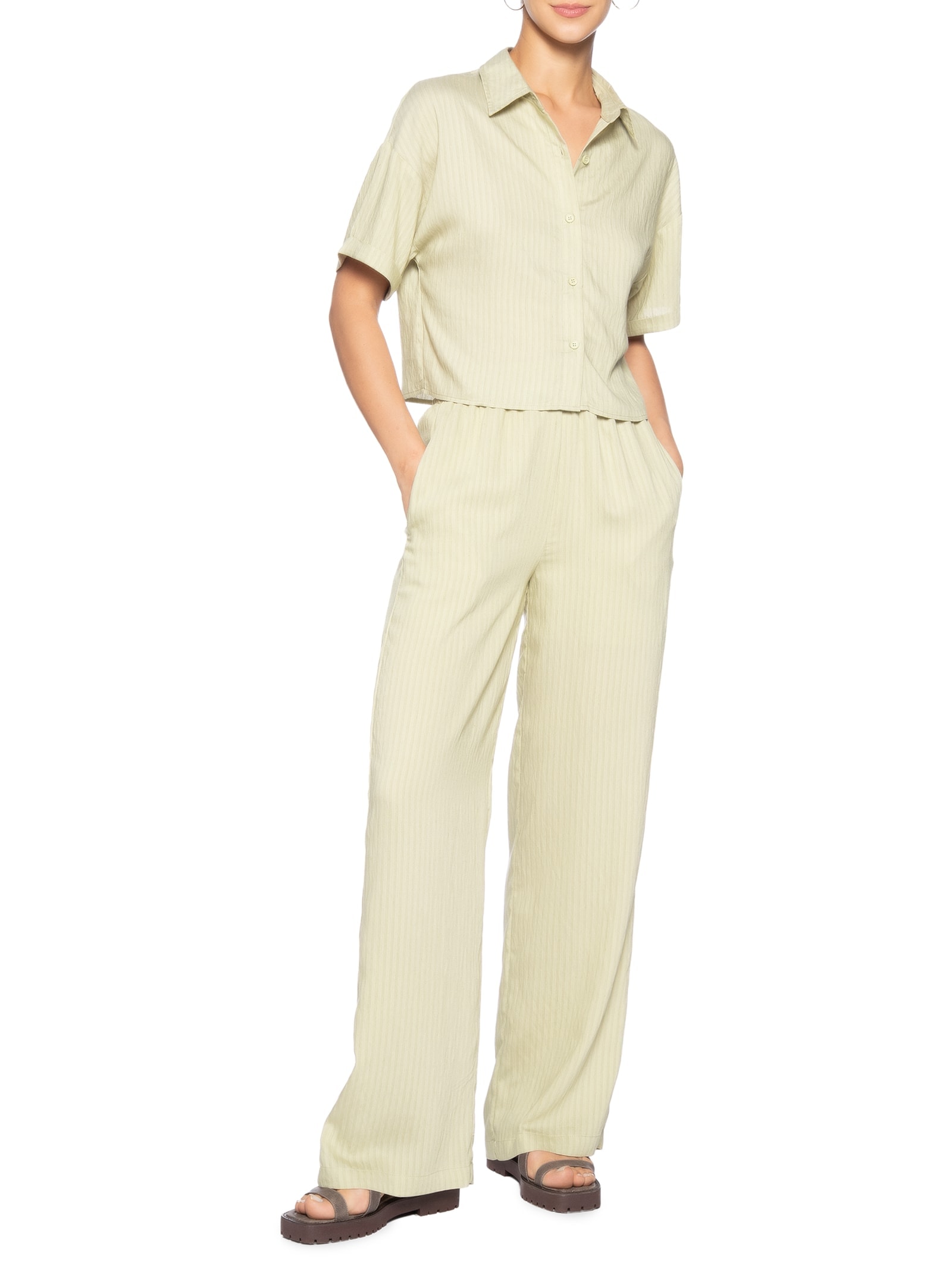 Camisa Feminina Manga Curta Verde Basiq