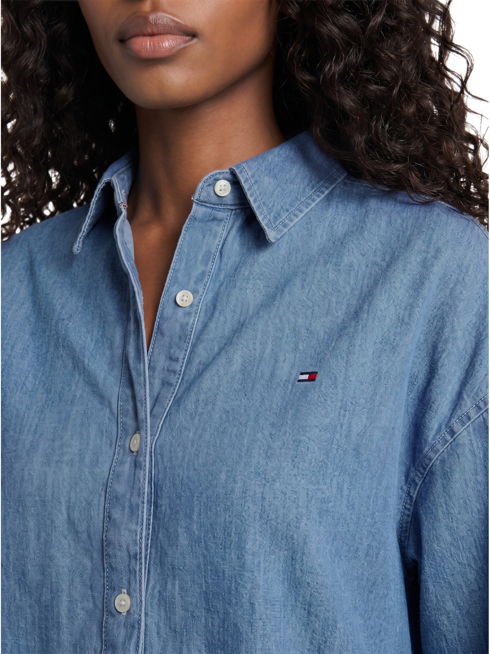 Camisa Feminina Manga Longa Light Denim Boxy Azul Tommy Hilfiger