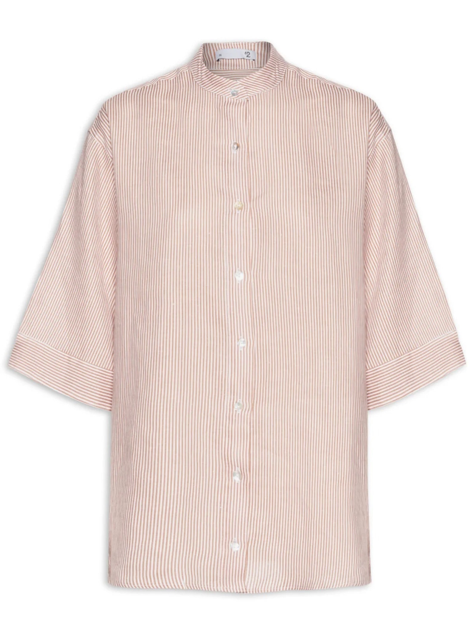 Camisa Feminina Oversized com Ombros Deslocados em Linho Puro Listrado Bege '2Essential