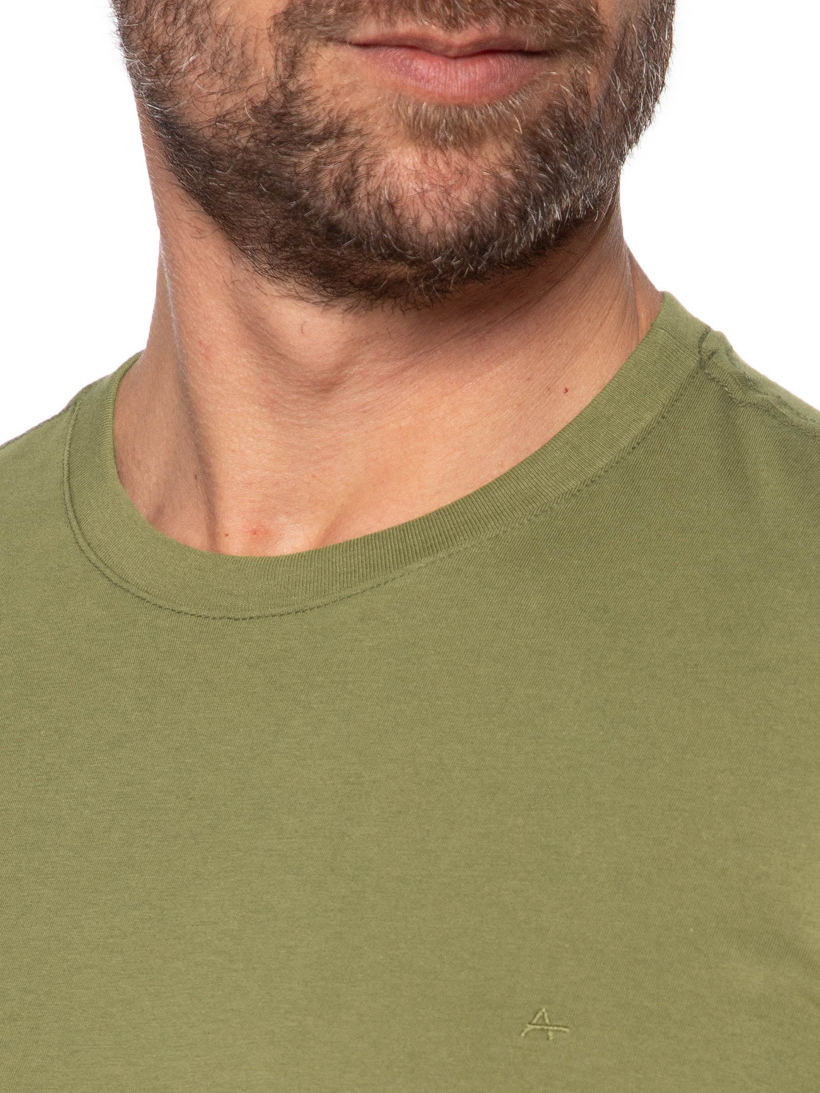 Camiseta Básica Masculina em Algodão – Verde Militar Aramis