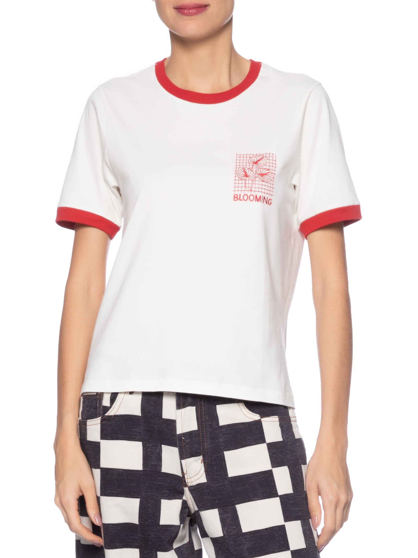 Camiseta Feminina Blooming Bordado Branco Dress To