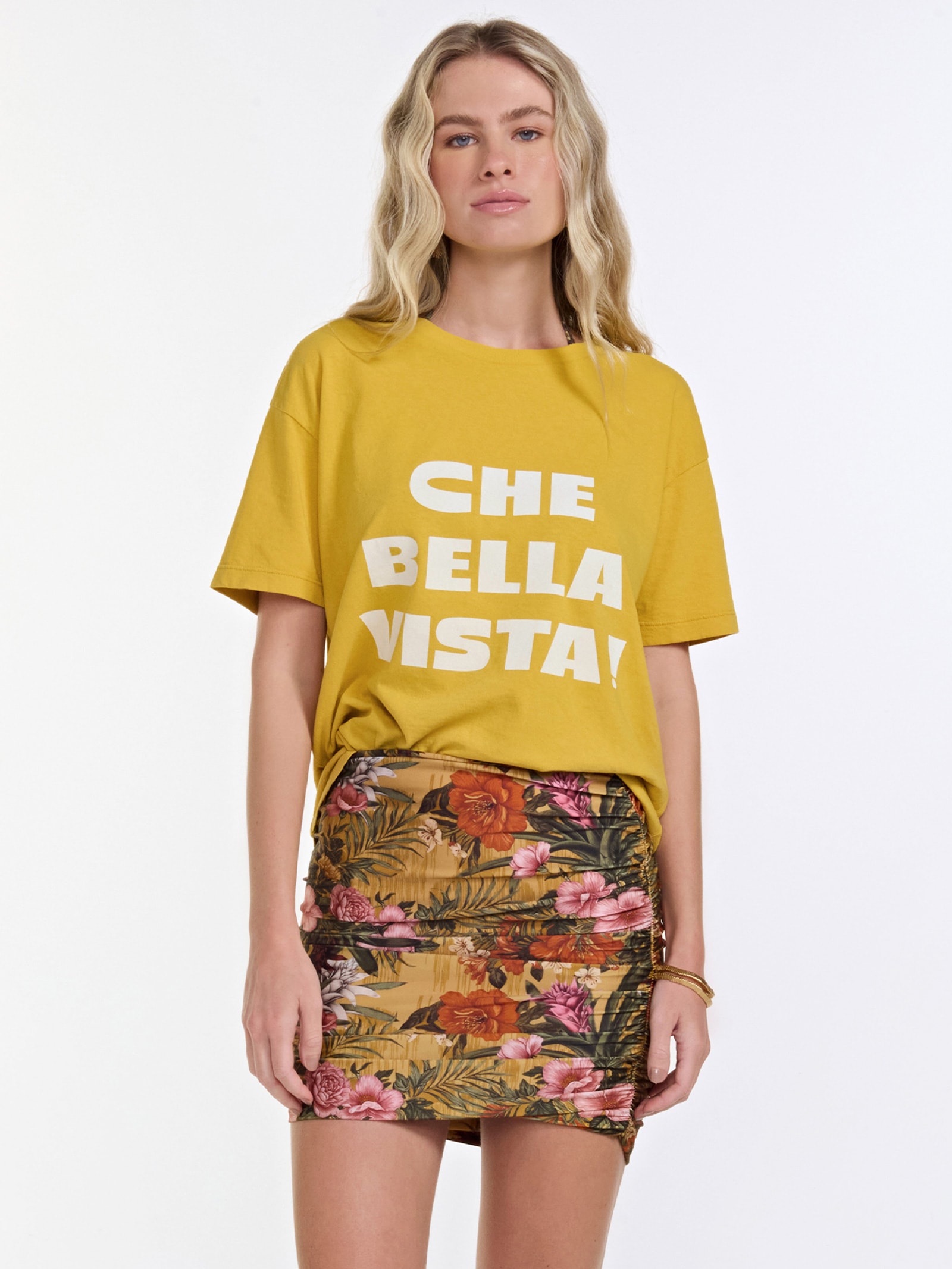 Camiseta Feminina Che Bella Vista Amarelo Triya