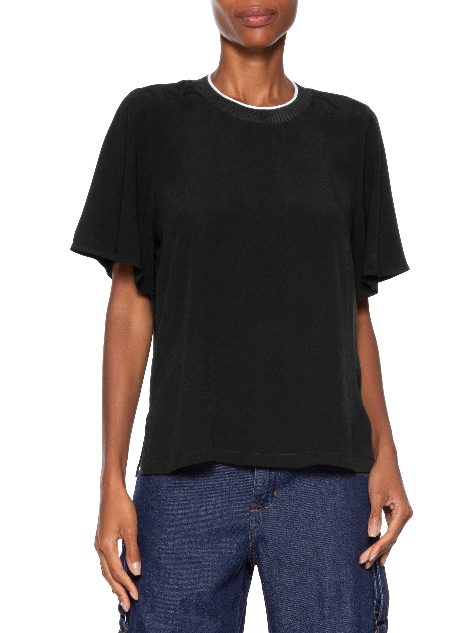 Camiseta Feminina Com Retilínea Preta Shoulder