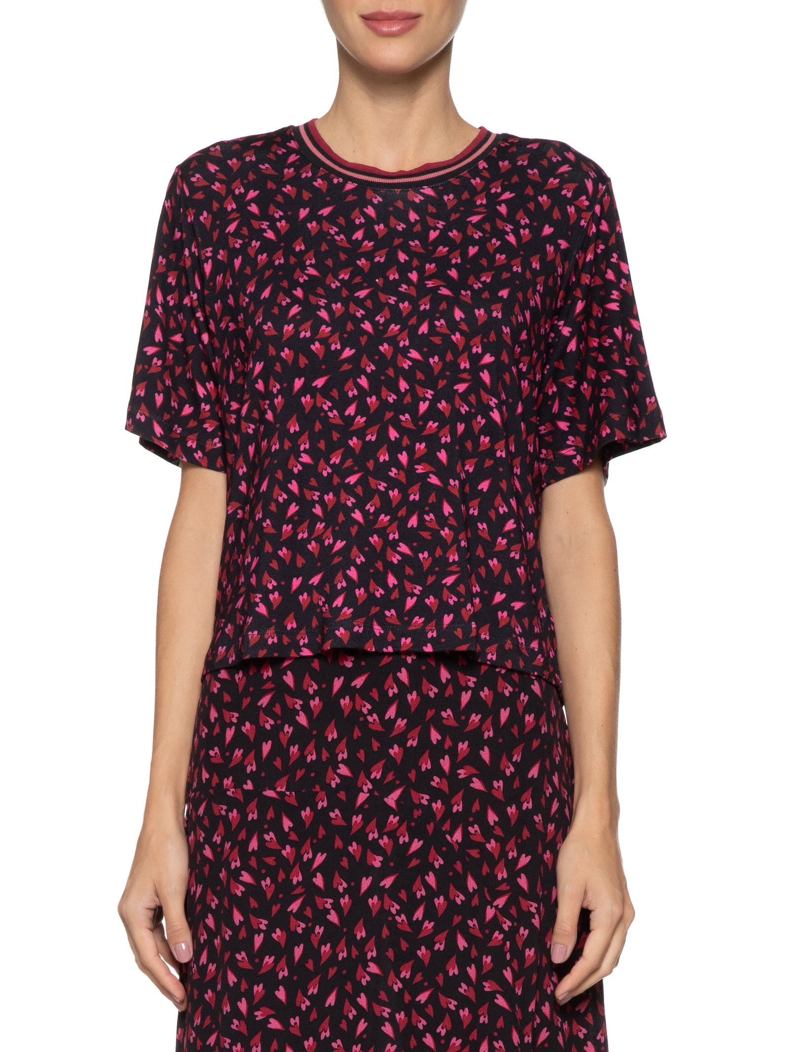 Camiseta Feminina Coração Retilínea Preto Shoulder