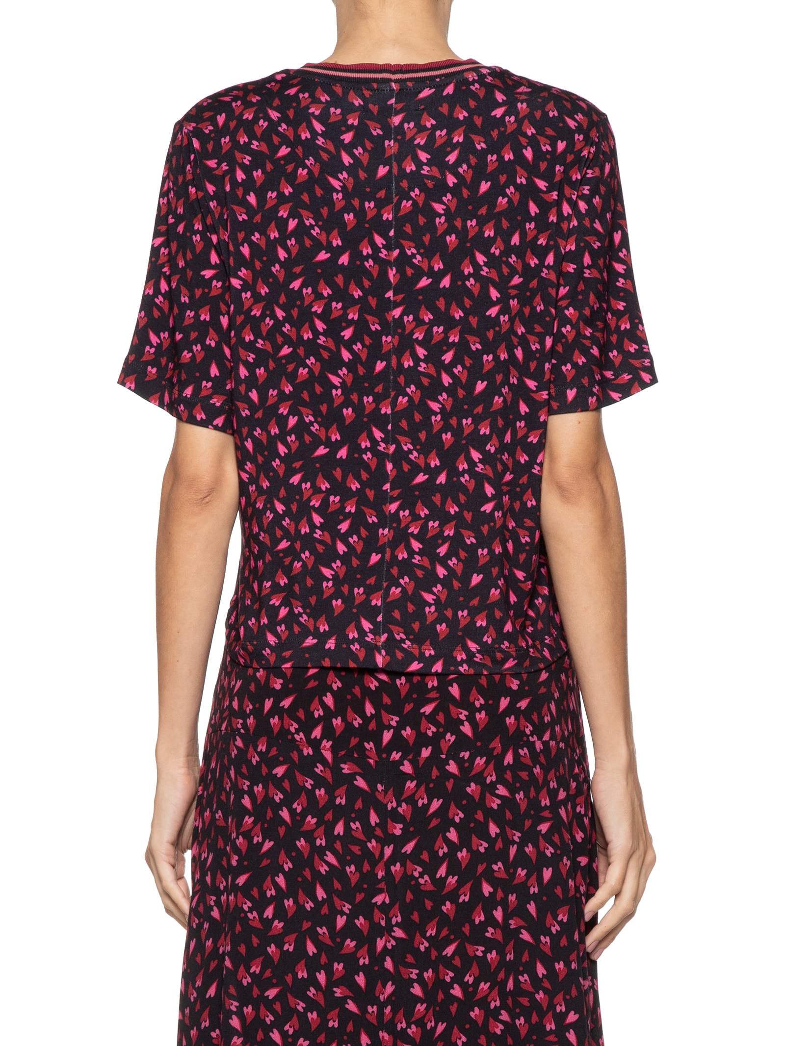 Camiseta Feminina Coração Retilínea Preto Shoulder