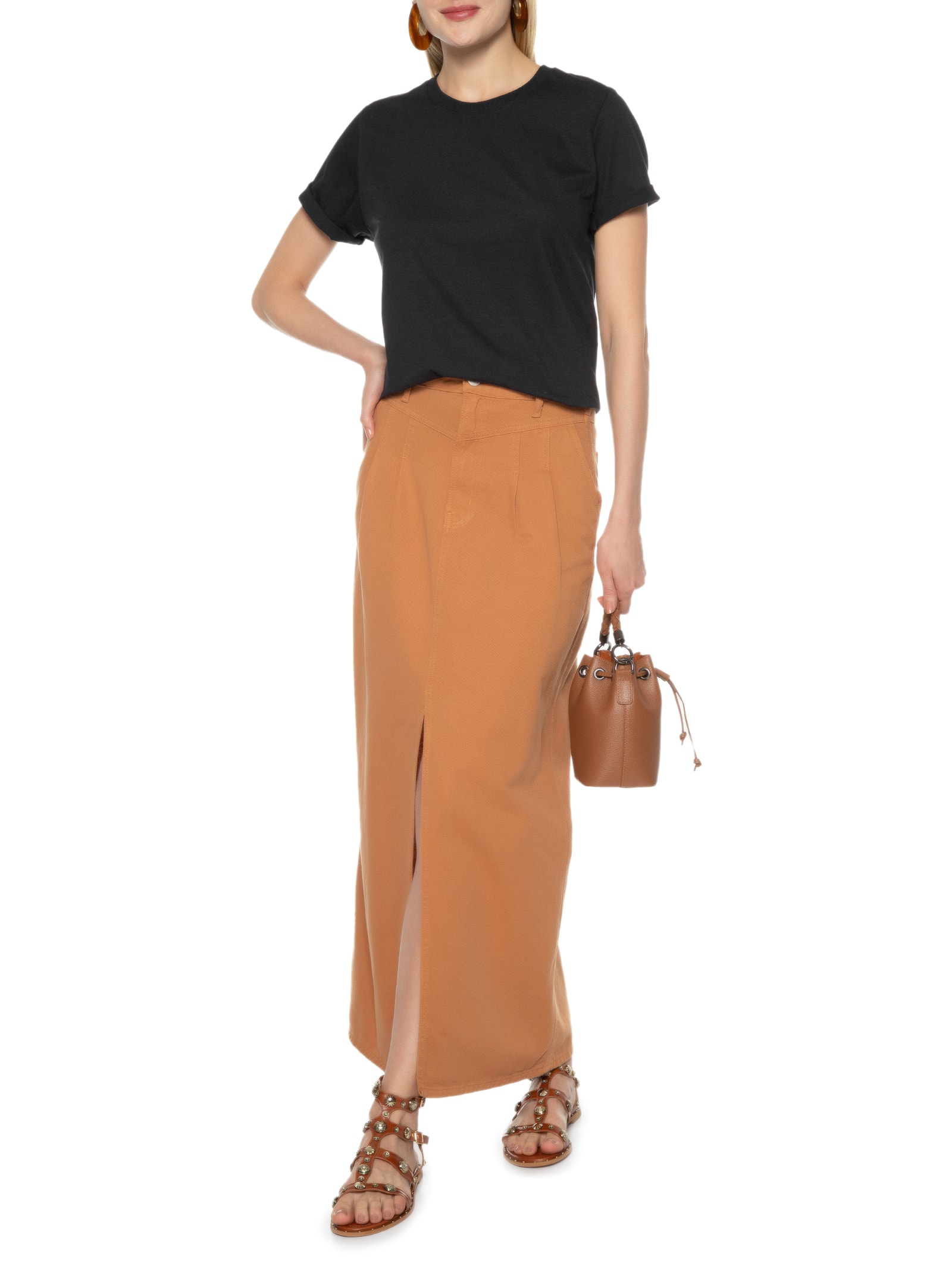 Camiseta Feminina Costas Bordadas Preto Market 33