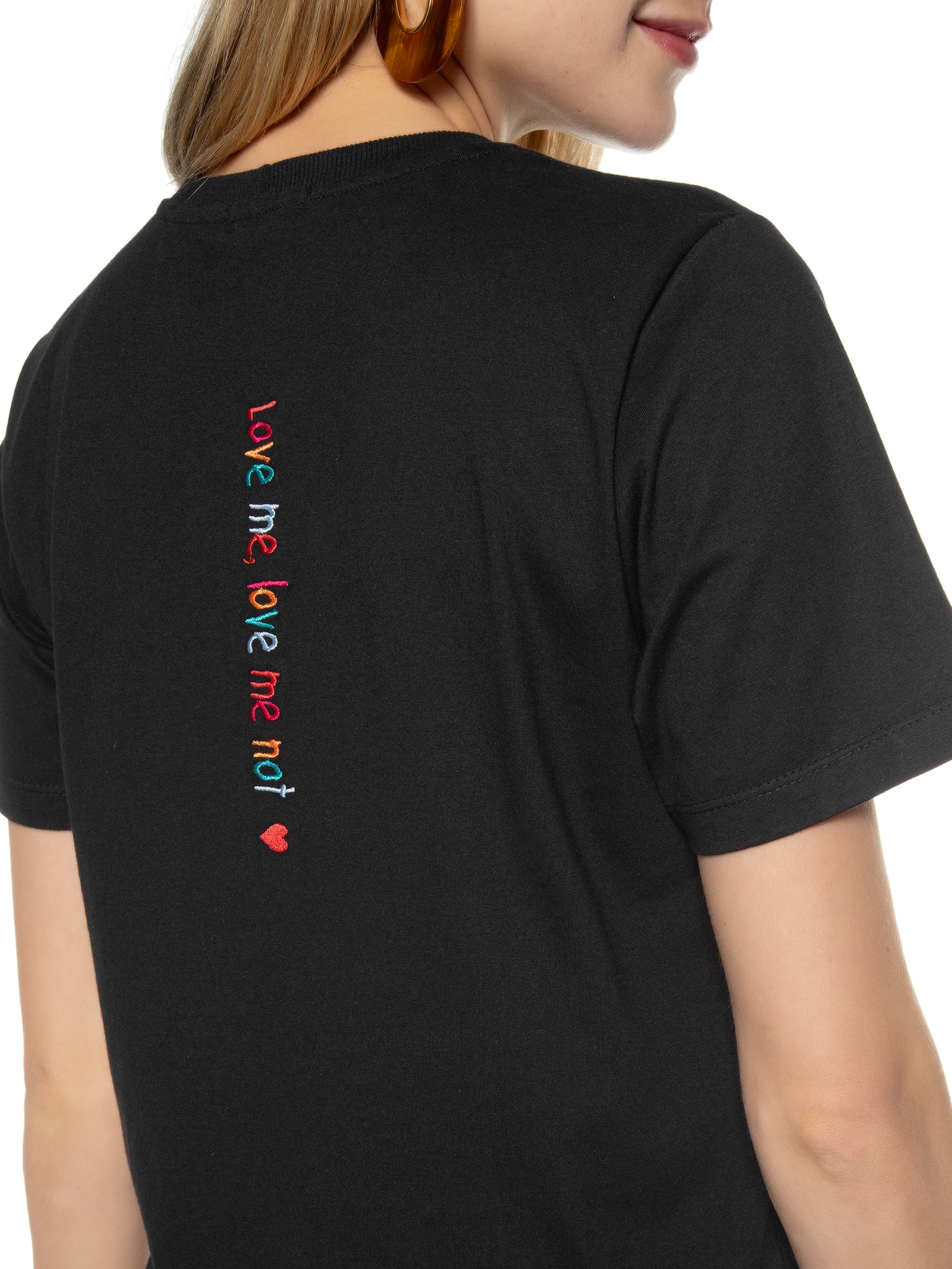 Camiseta Feminina Costas Bordadas Preto Market 33