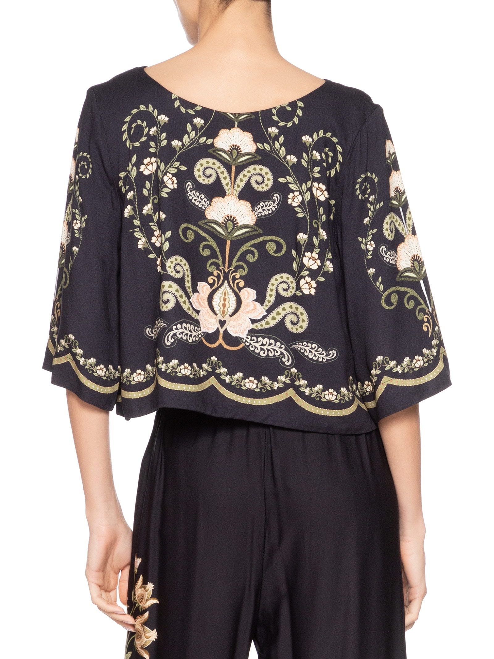 Camiseta Feminina Cropped Nikita Preto Farm